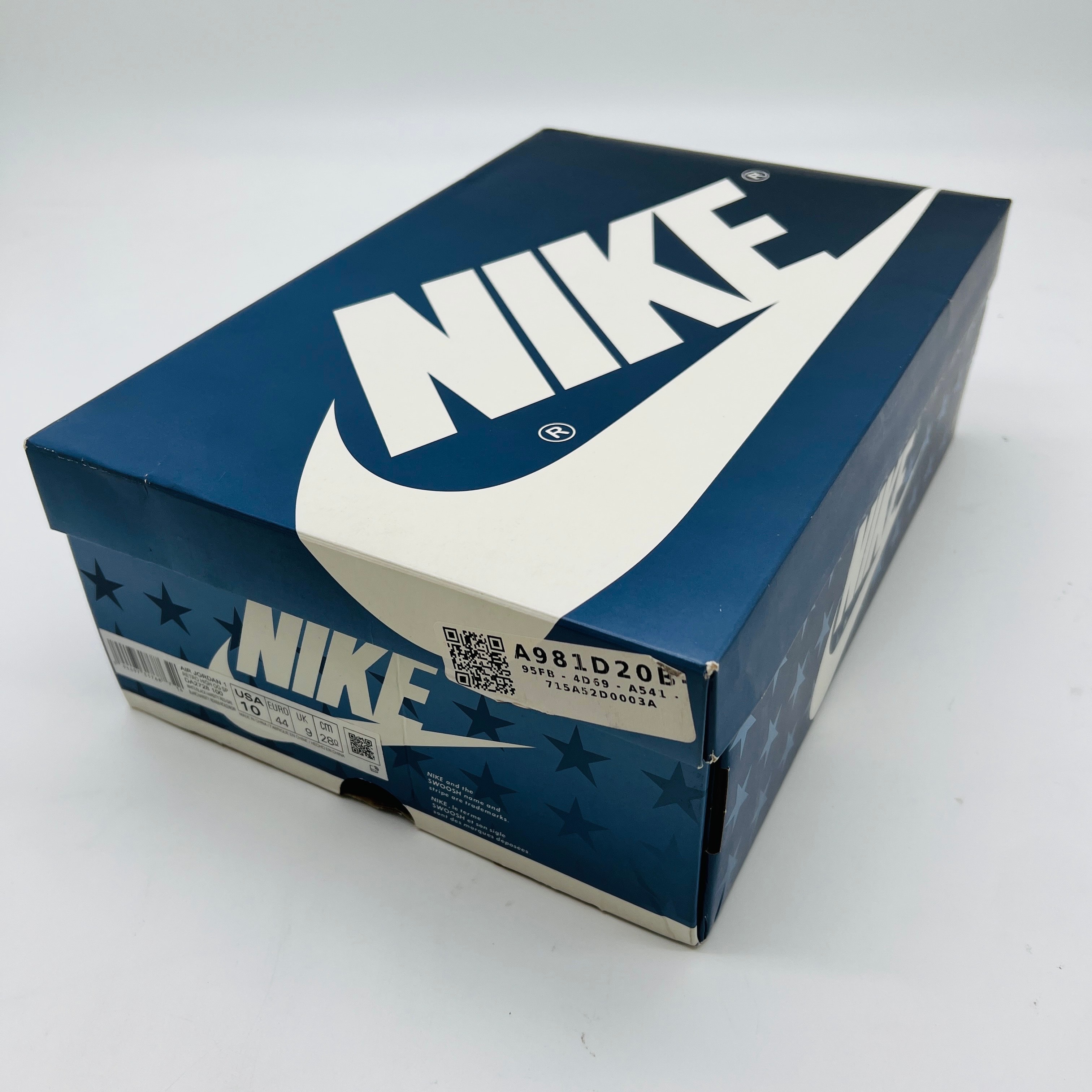 Trophy Room × Nike Air Jordan 1 Retro High OG "Chicago"