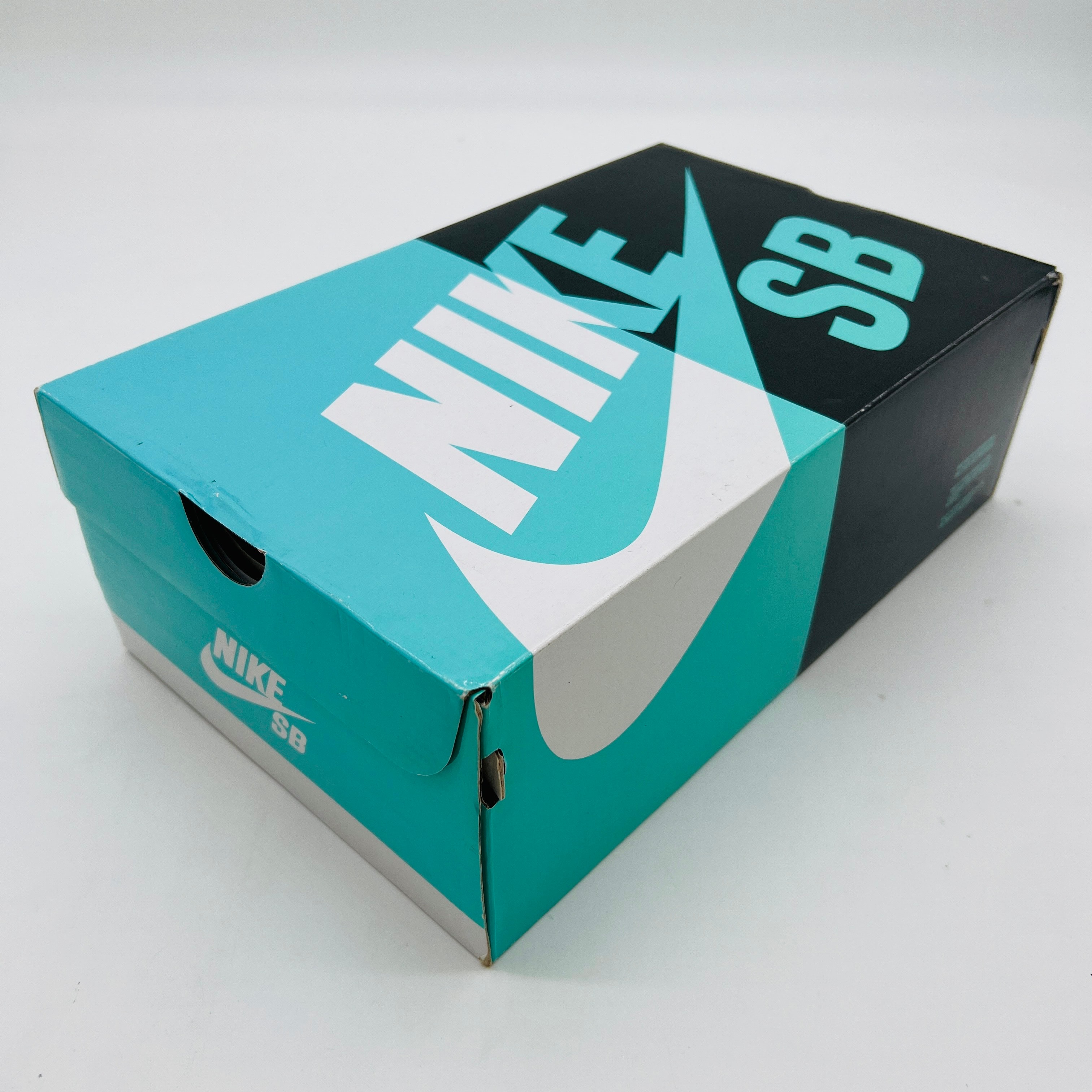 Concepts × Nike SB Dunk Low "Purple Lobster"