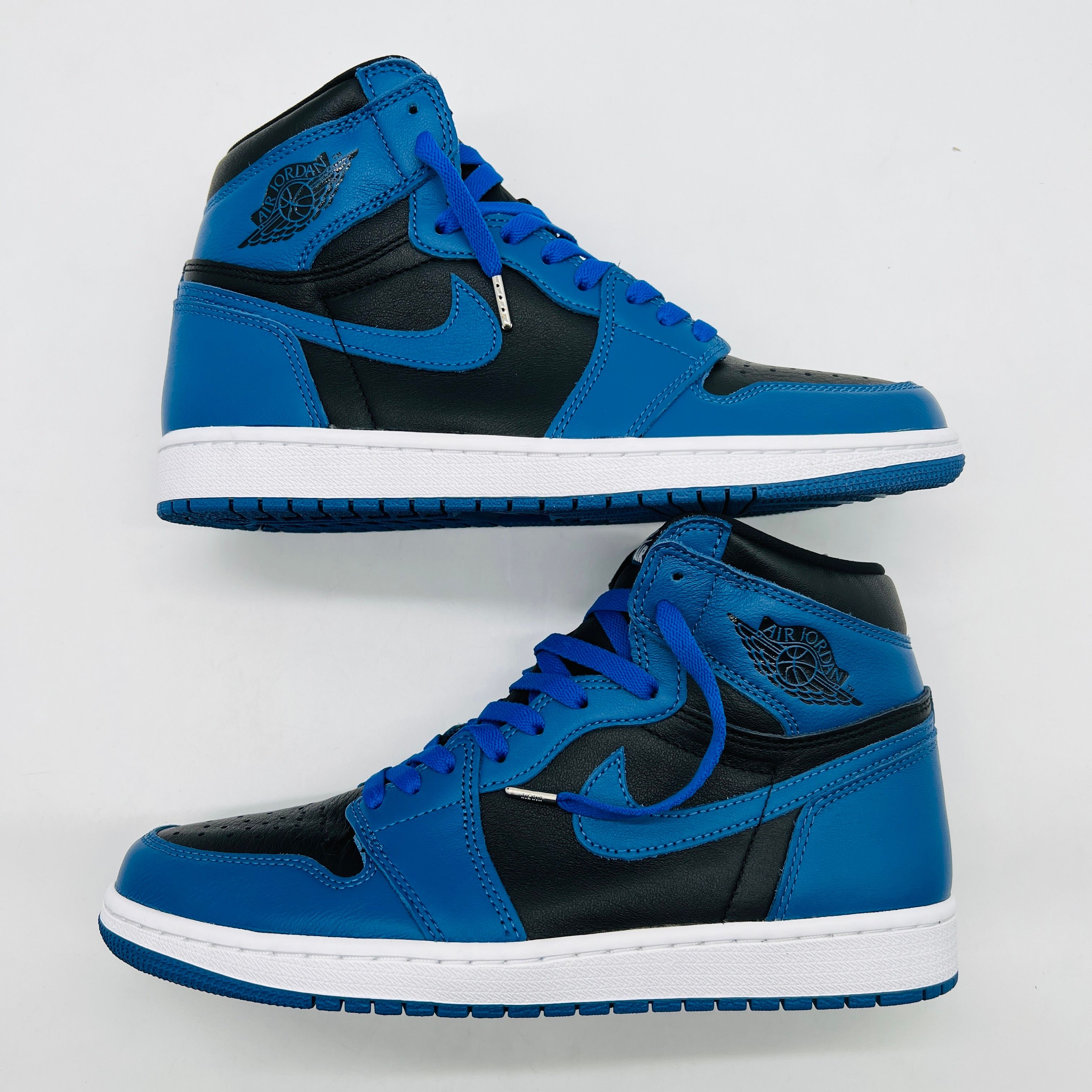Nike Air Jordan 1 Retro High OG "Dark Marina Blue"