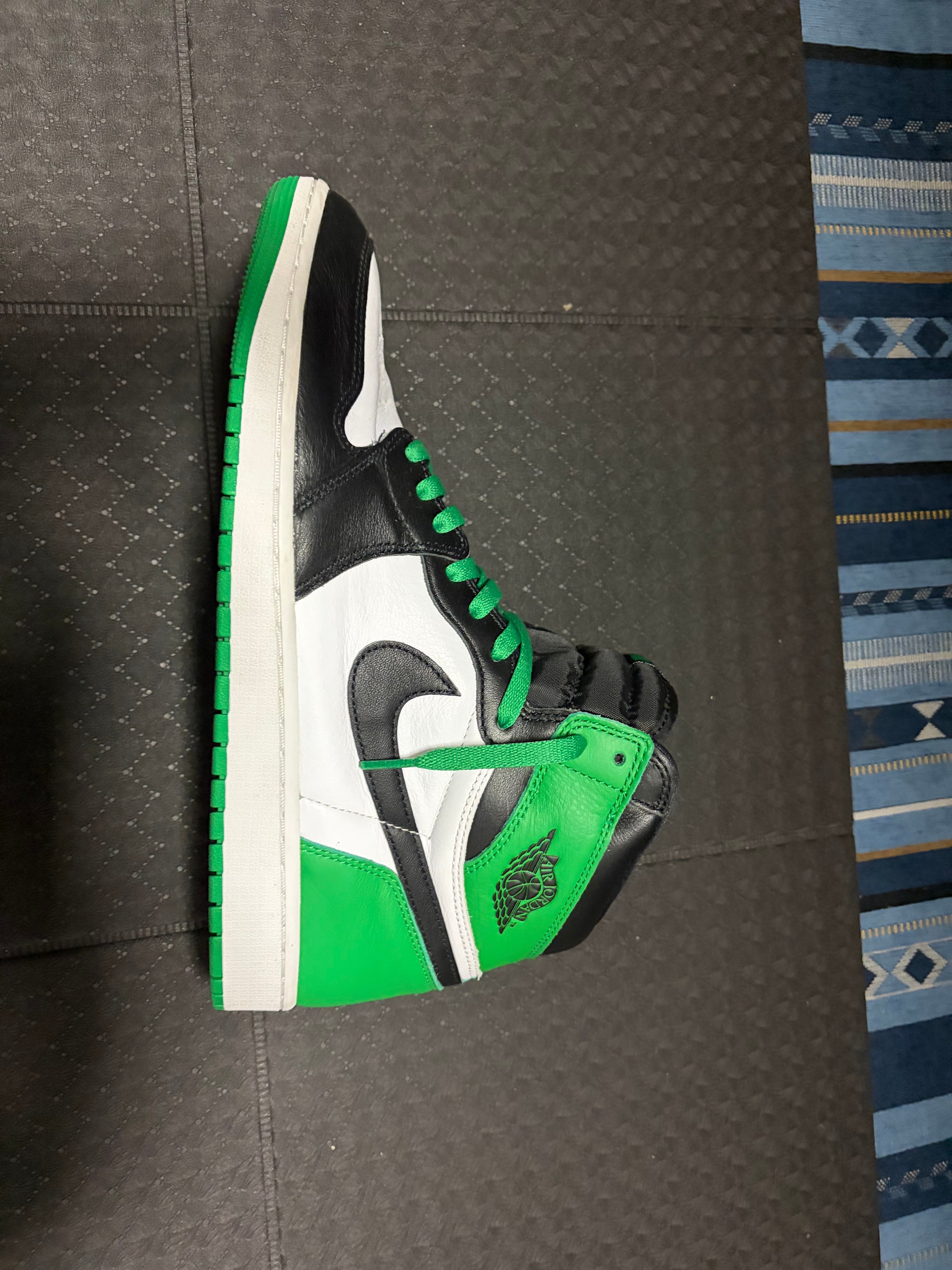 Nike Air Jordan 1 Retro High OG "Celtics/Black and Lucky Green" (2023)