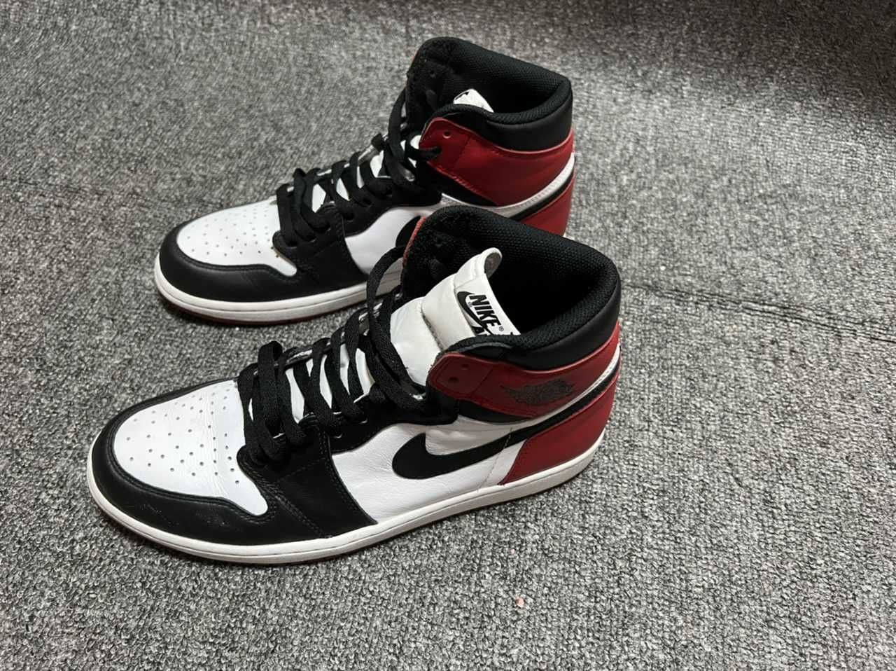 Nike Air Jordan 1 Retro High OG "Black Toe"(2016)