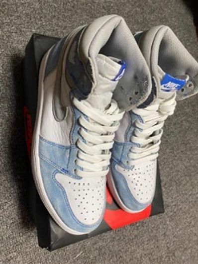 Nike Air Jordan 1 High OG "Hyper Royal"