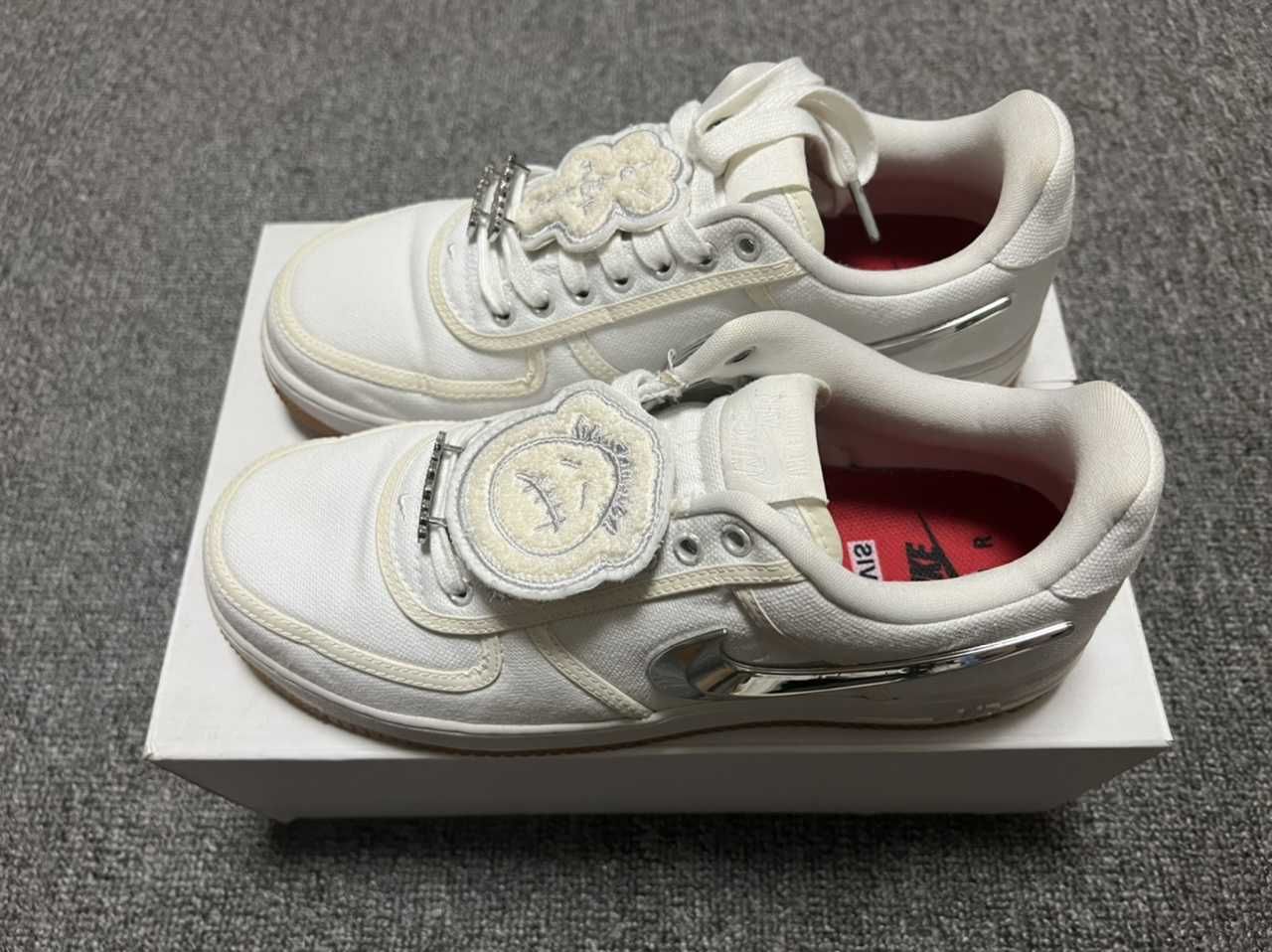 Travis Scott × Nike Air Force 1 Low  (AF100)