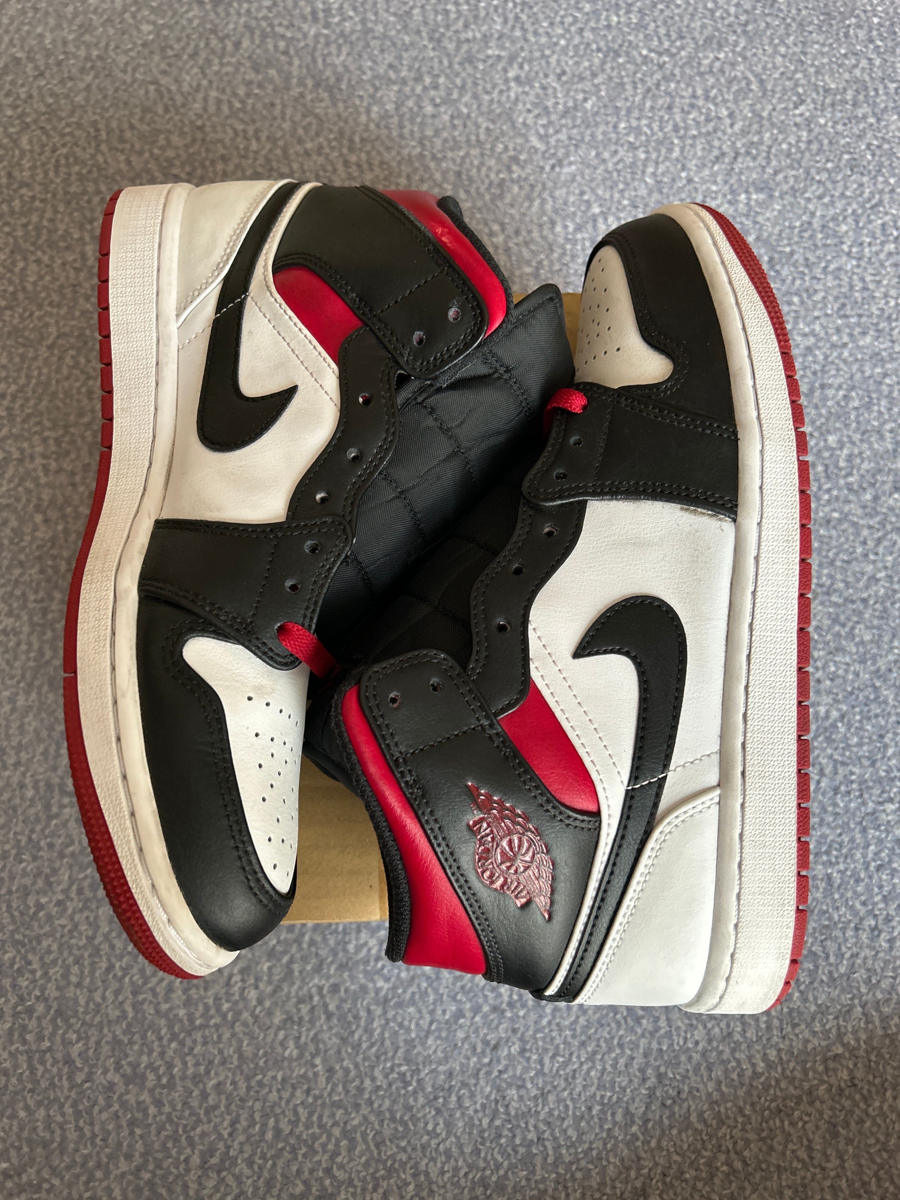 Nike Air Jordan 1 Mid "Gym Red"