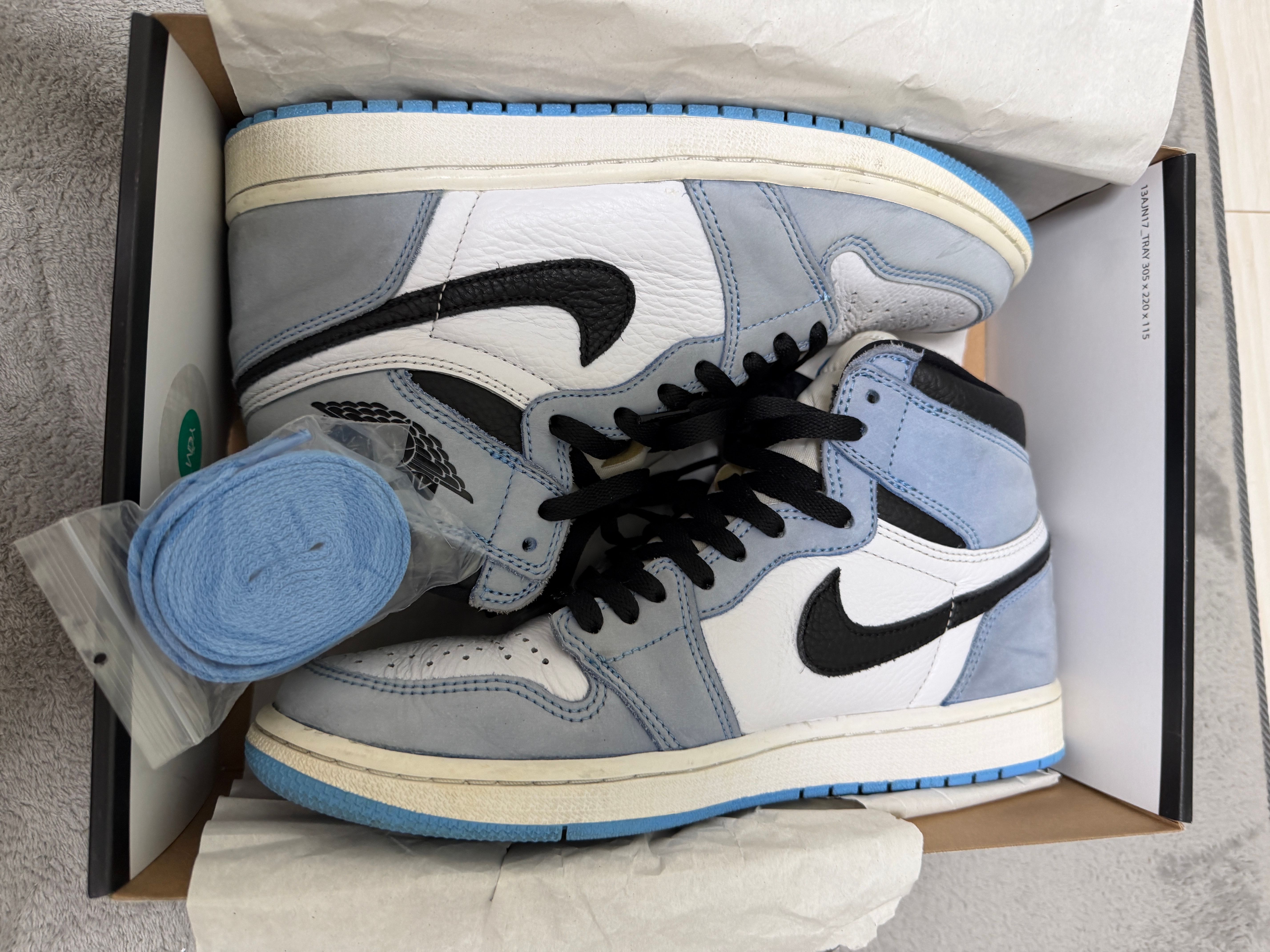 Nike Air Jordan 1 High OG "University Blue"