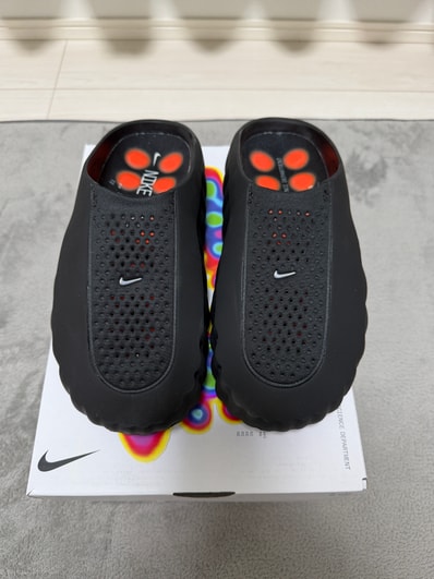 Nike Mind 001 Mules "Black/Hyper Crimson"