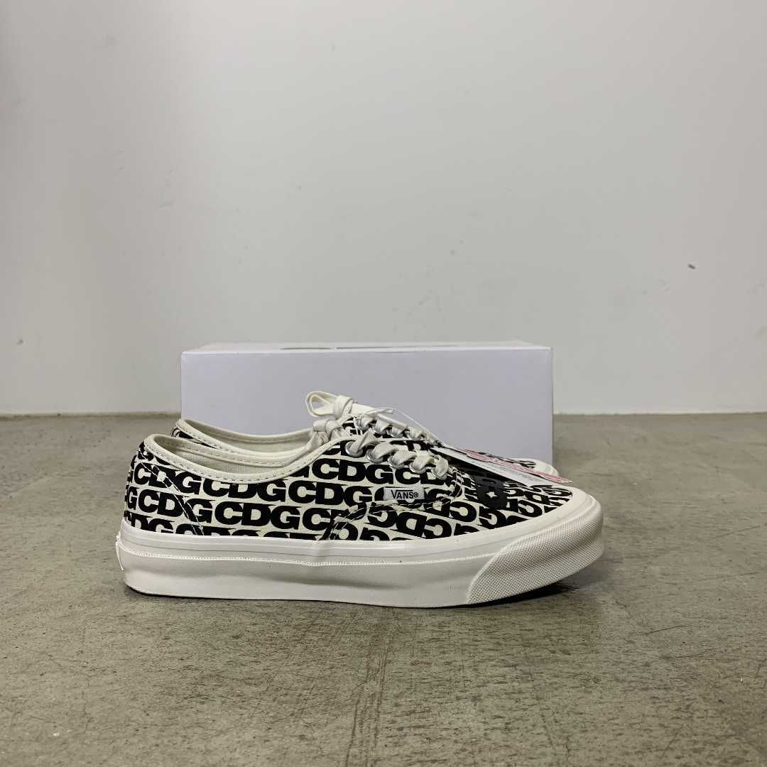 COMME des GARCONS CDG × Vans Authentic LX "Black Heel Tab"