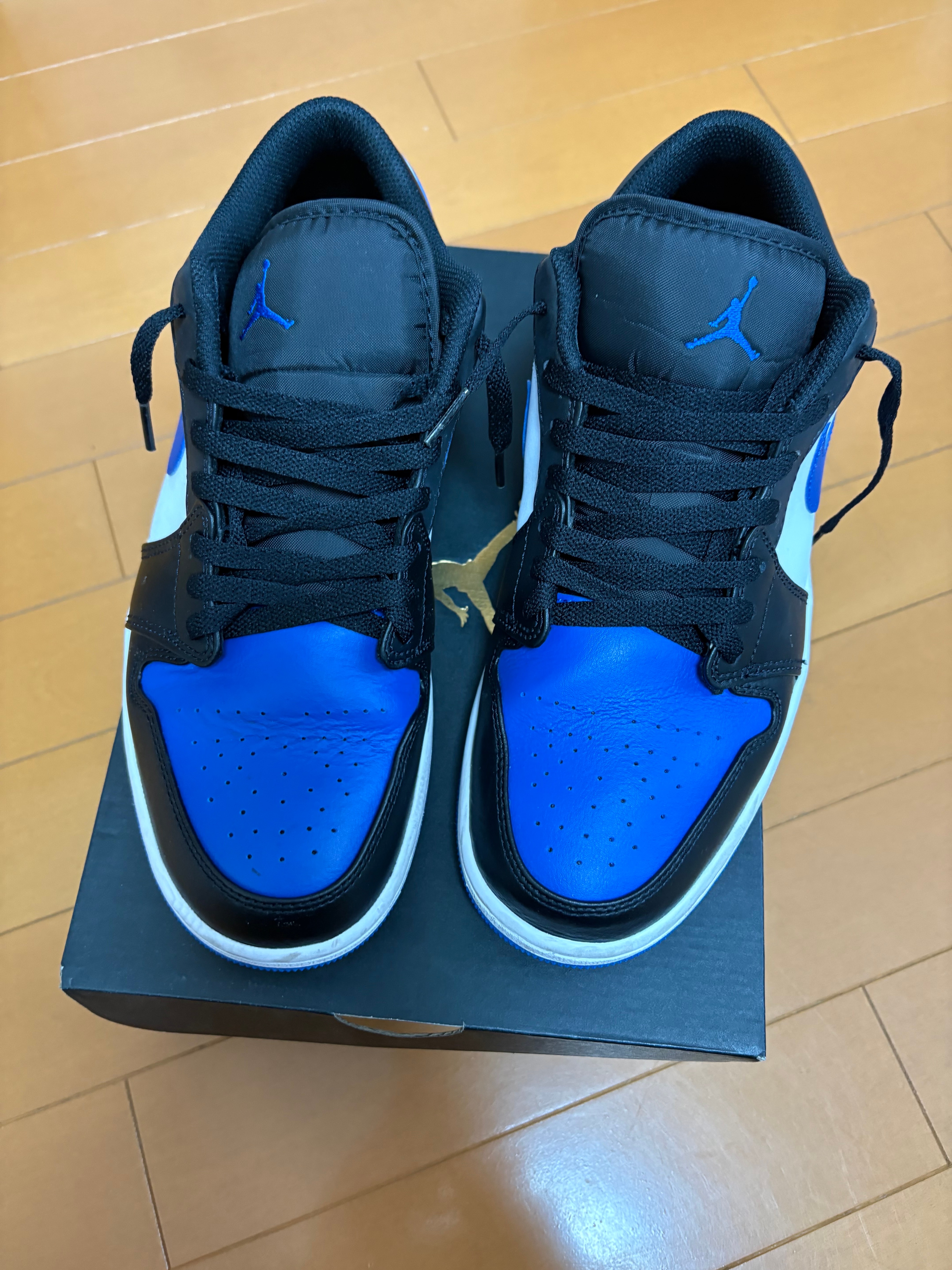 ナイキ エアジョーダン1 ロー "ブラック/ホワイト/ロイヤルブルー"