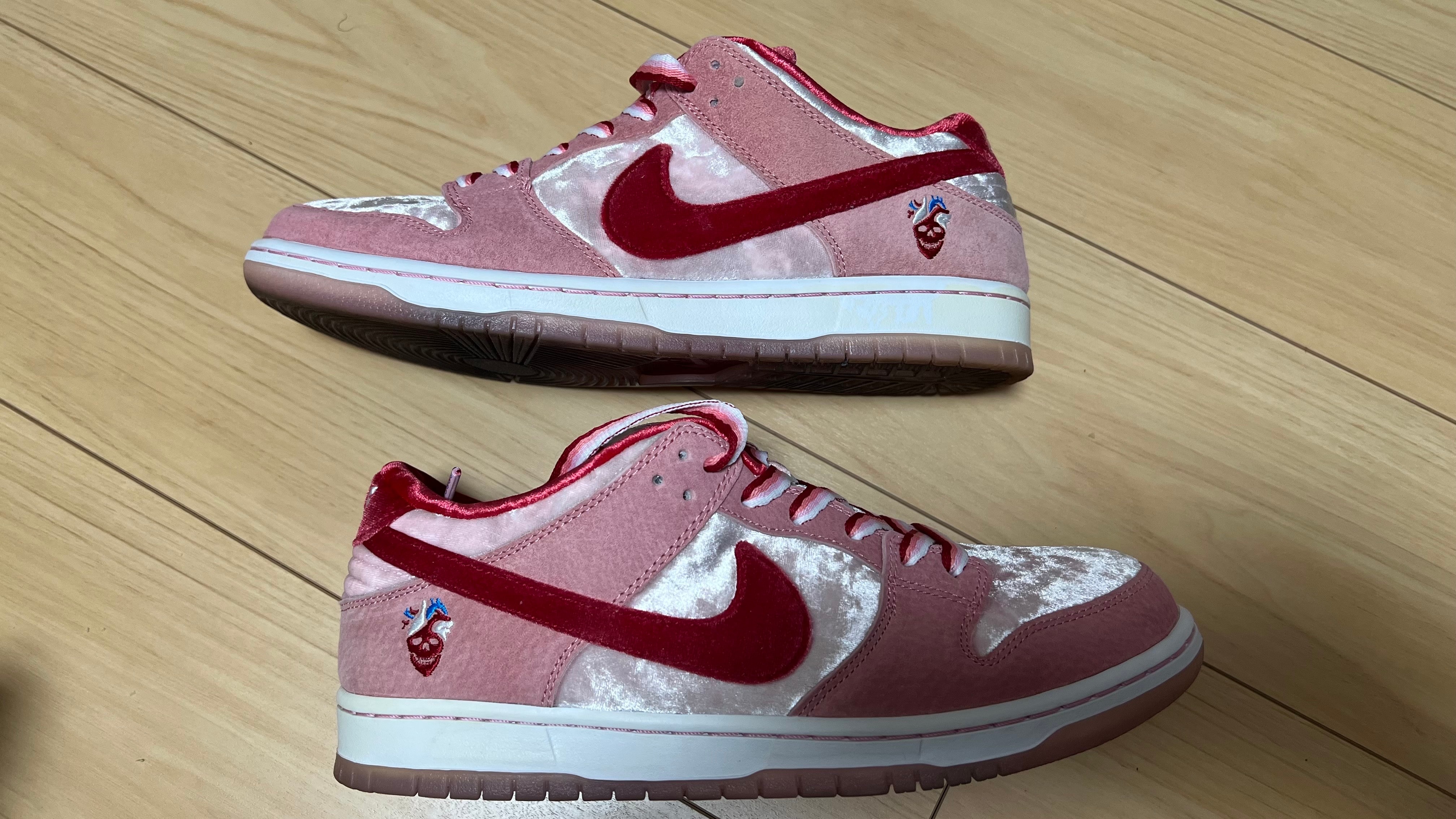 Strangelove × Nike SB Dunk Low "Valentine’s Day"