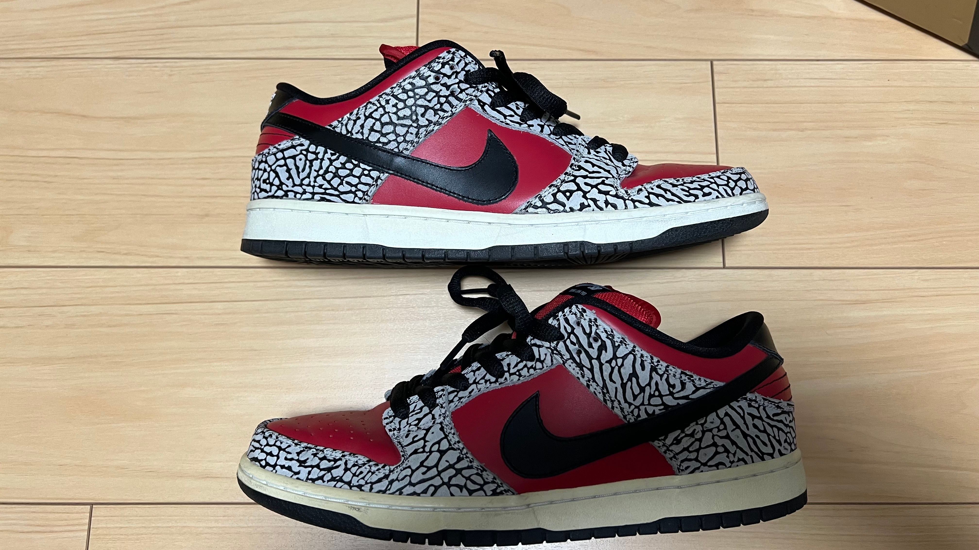 Supreme × Nike SB Dunk Low "Red Cement"(2012)