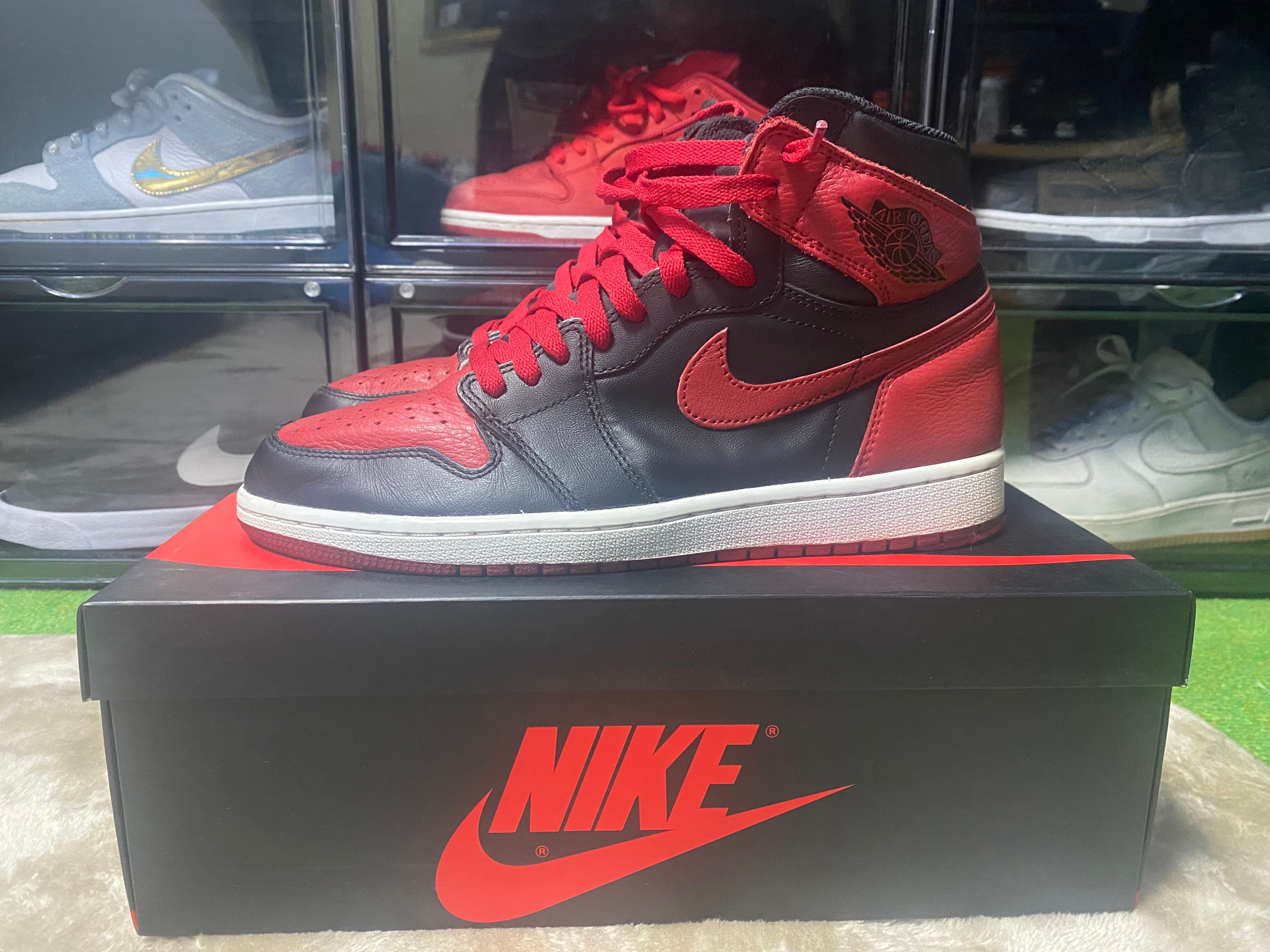 Nike Air Jordan 1 Retro High OG "Bred/Banned" (2016)