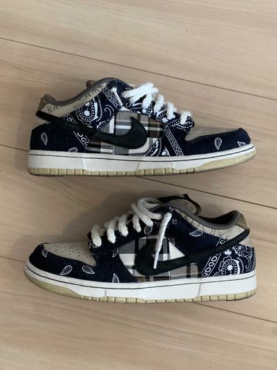Travis Scott × Nike SB Dunk Low "Black/Parachute Beige"