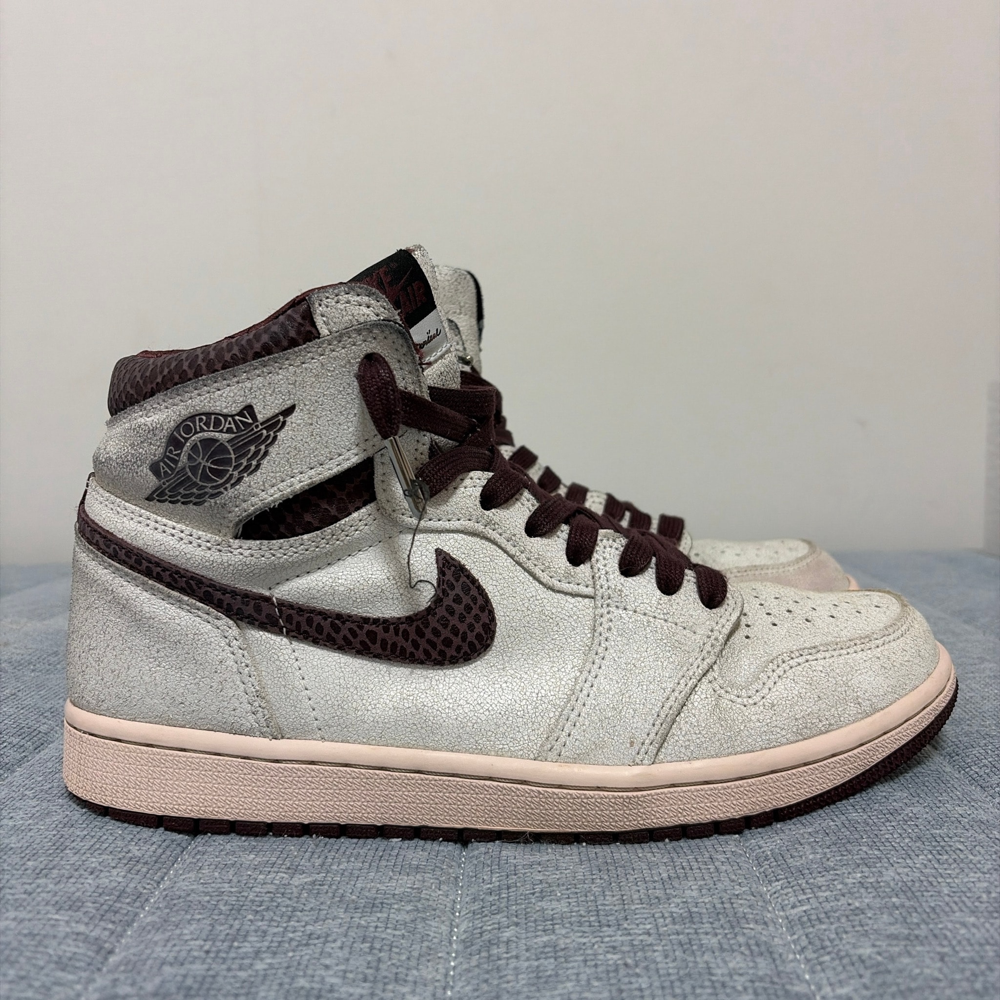 A Ma Maniere × Nike Air Jordan 1 Retro High OG "Sail and Burgundy"