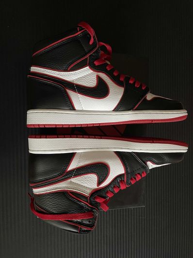 Nike Air Jordan 1 Retro High OG "Blood Line"
