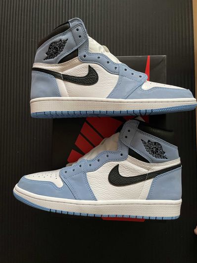 Nike Air Jordan 1 High OG "University Blue"