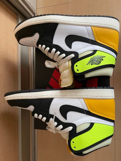 Nike Air Jordan 1 High OG "Volt Gold"