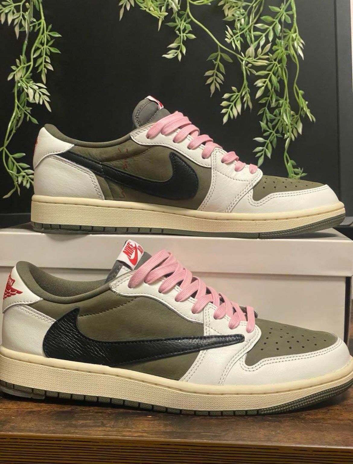 Travis Scott × Nike Air Jordan 1 Low OG SP "Reverse Olive"