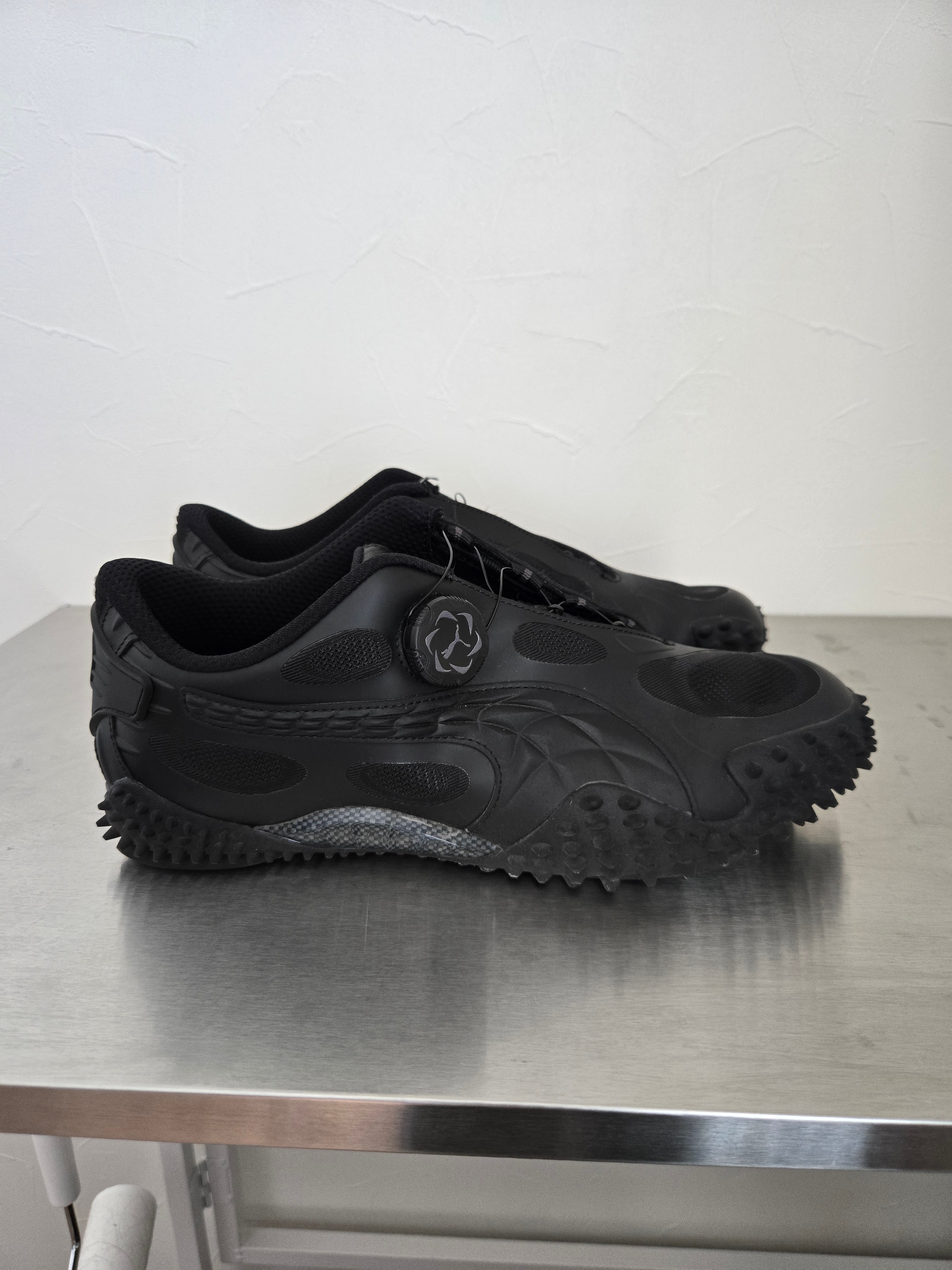 エイサップロッキー × プーマ モストロ ディスクコーズ "プーマブラック/シャドウグレー"