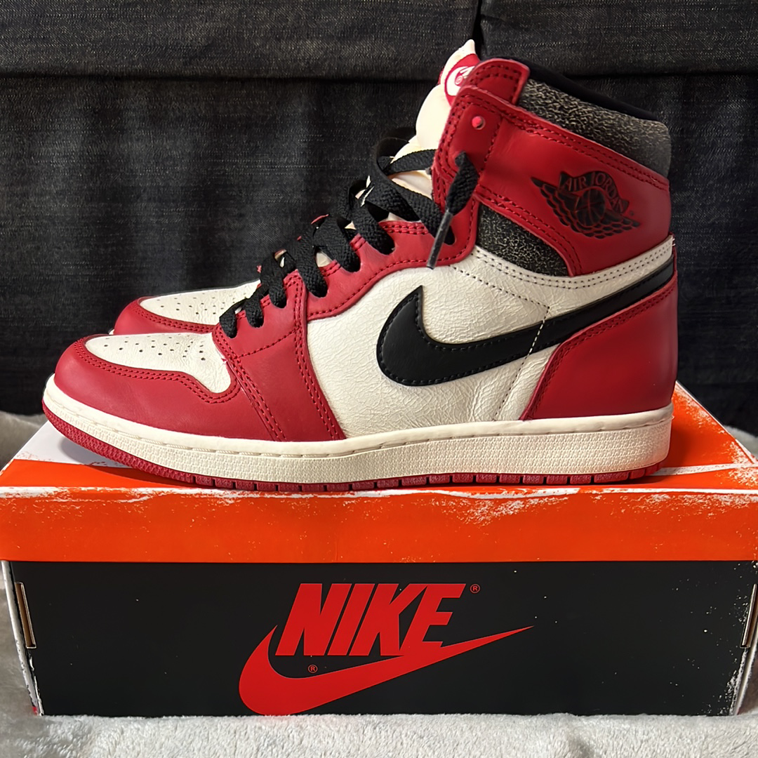 Nike Air Jordan 1 High OG "Lost & Found/Chicago"