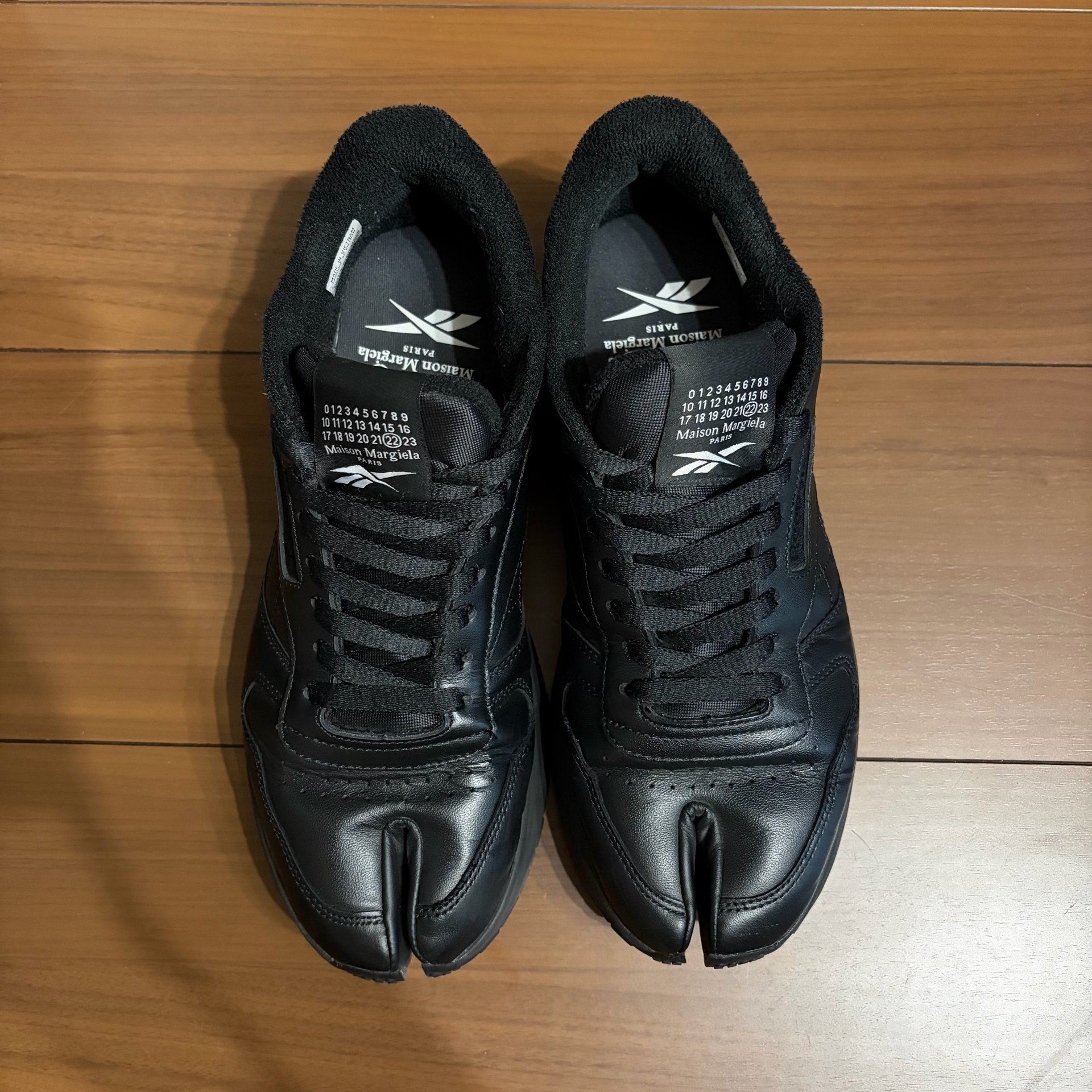 Maison Margiela × Reebok Classic Leather Tabi "Black"