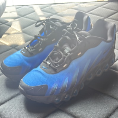 Nike Air Max DN8 "Hyper Royal"