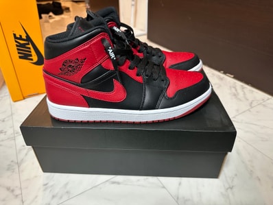 Nike Air Jordan 1 Mid "Bred"