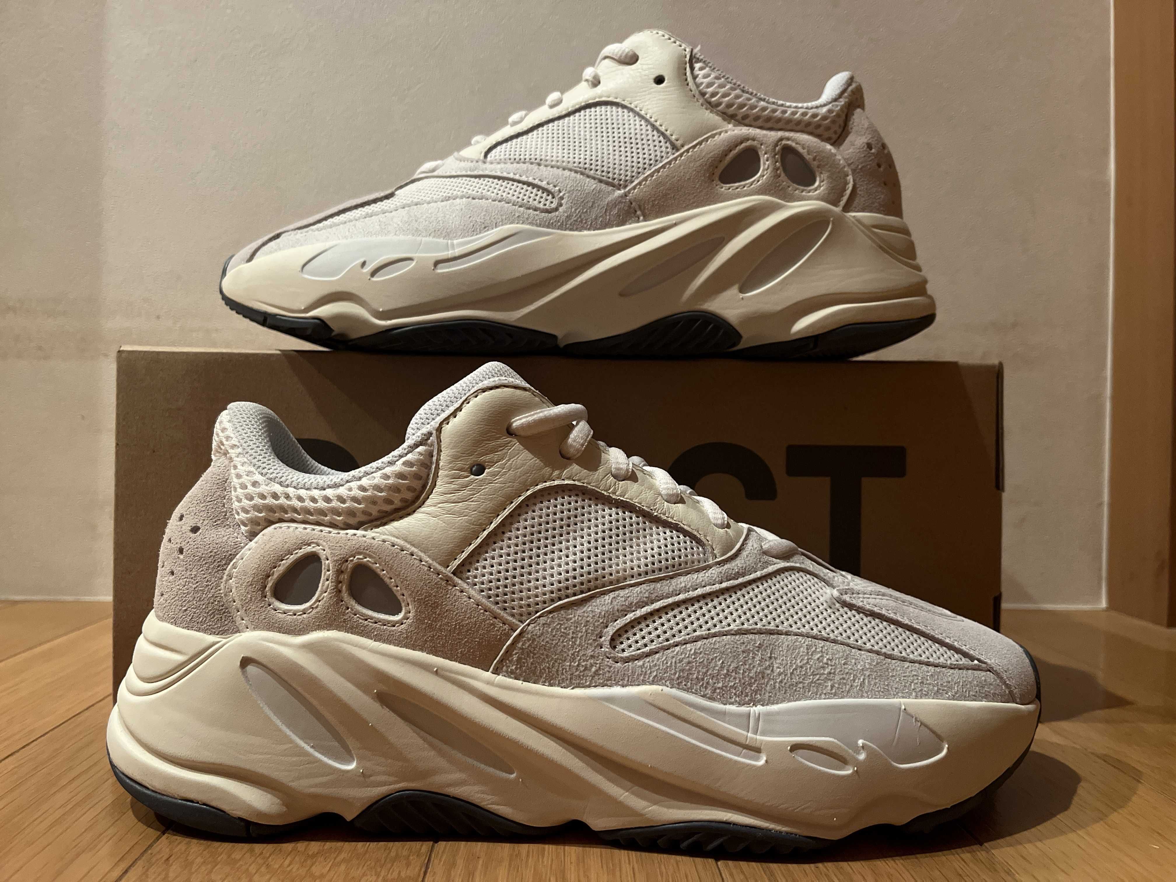 adidas YEEZY Boost 700 "Analog"