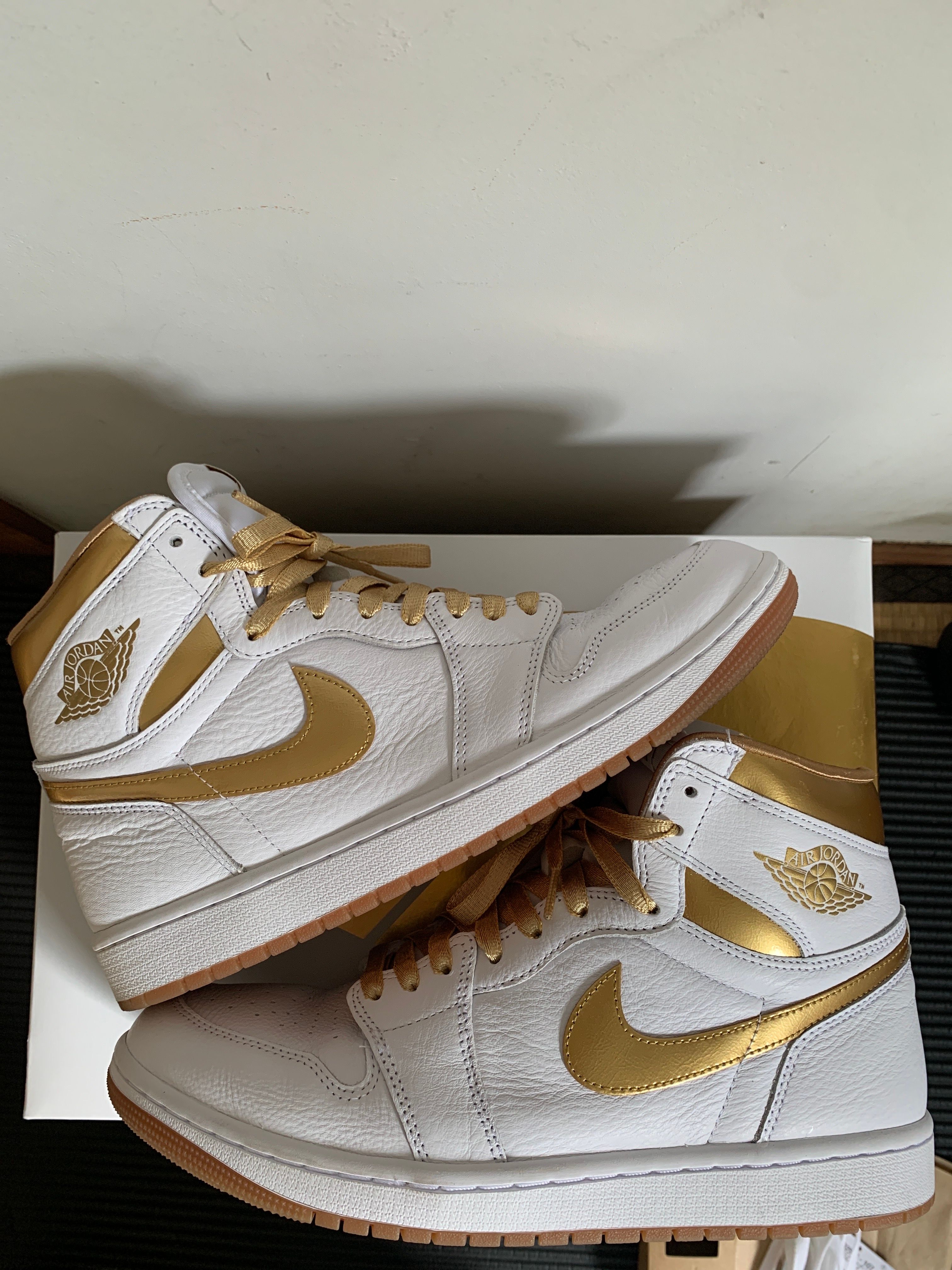 Nike Women's Air Jordan 1 Retro High OG "White and Gold"