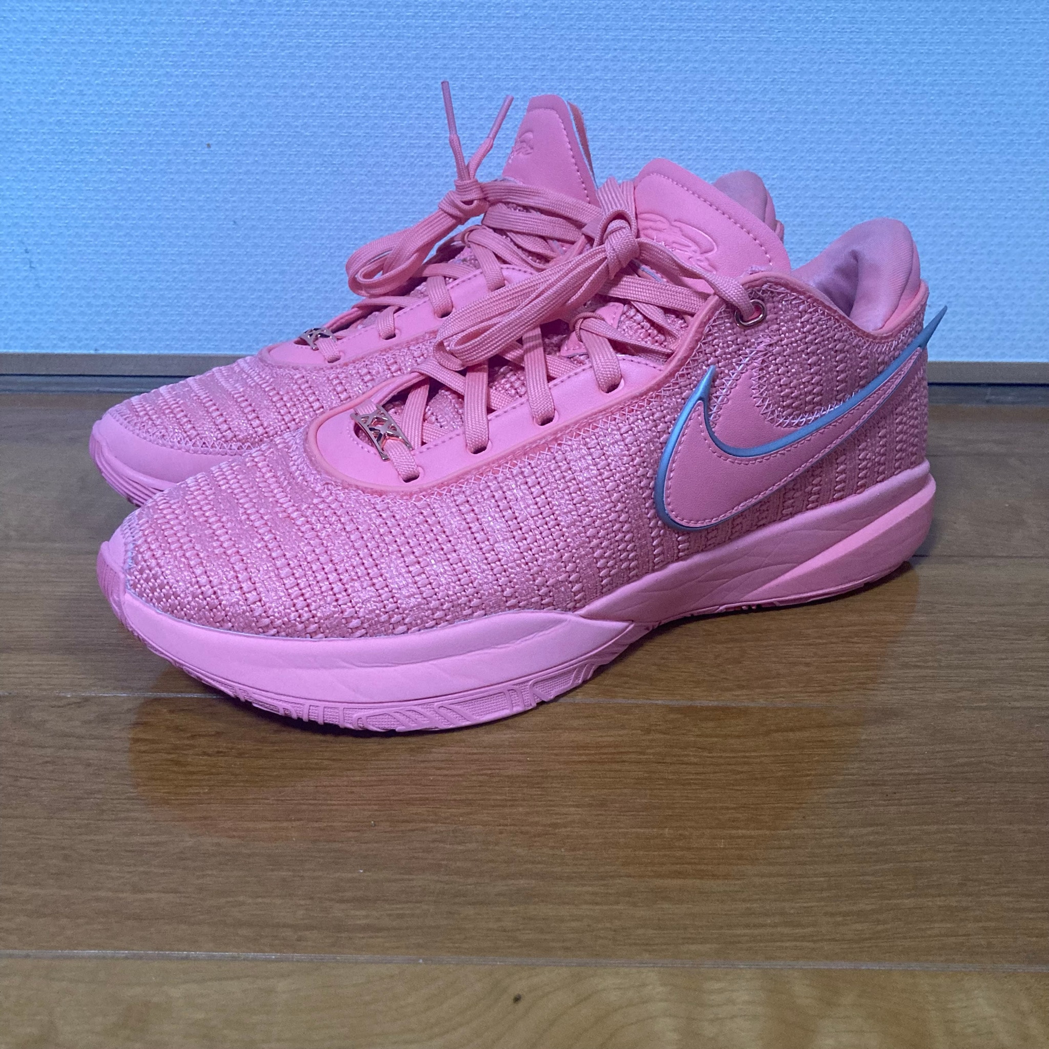 Nike LeBron 20 "Pink Diamond" (DJ5423-600/DJ5422-600)