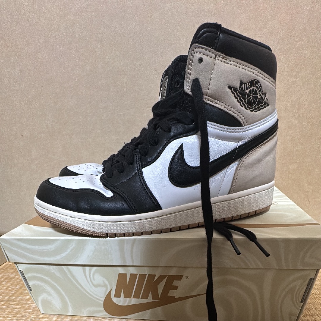 ナイキ ウィメンズ エアジョーダン1 レトロ ハイ OG "ラテ"