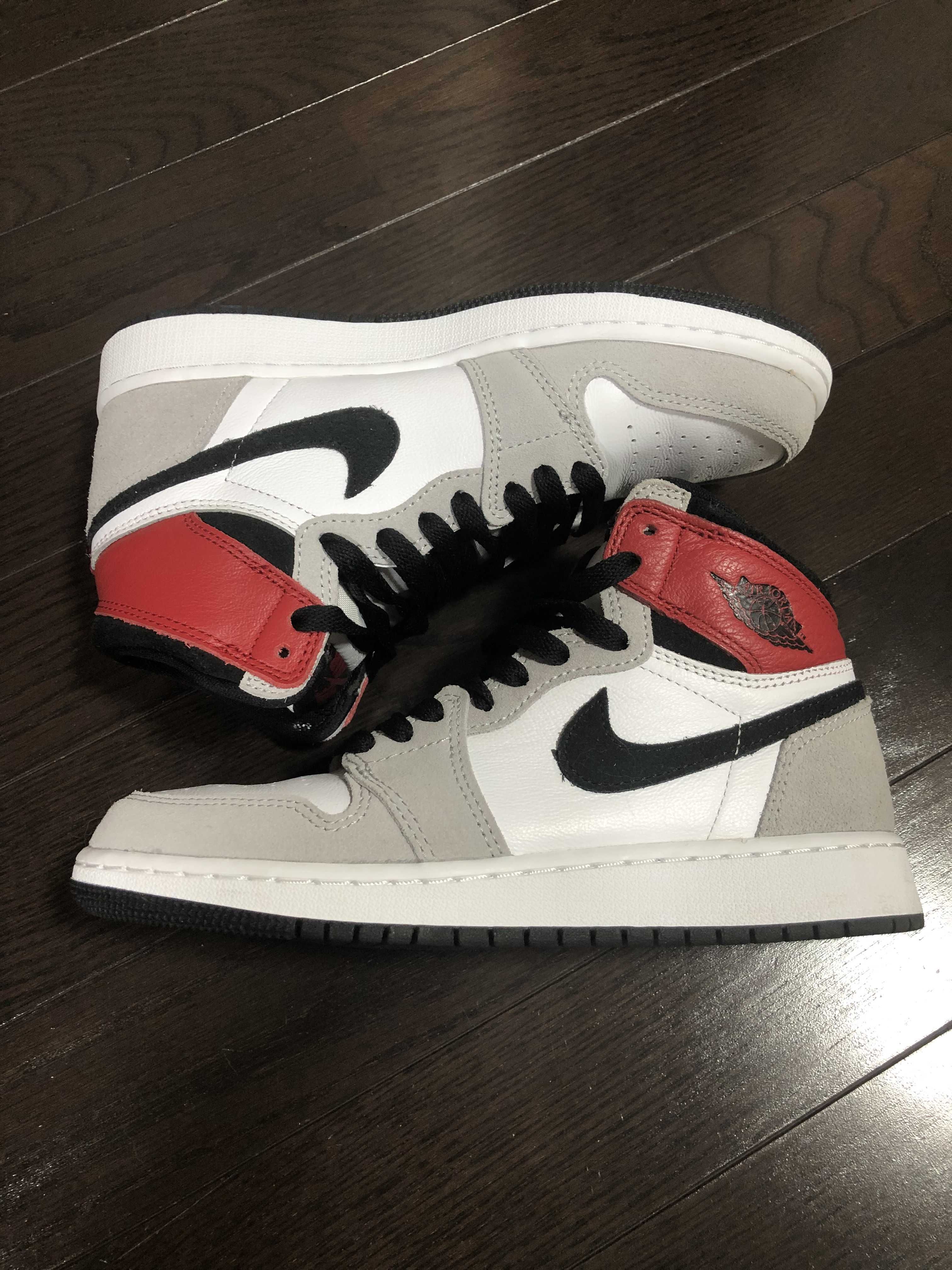 Nike GS Air Jordan 1 High OG "Light Smoke Grey"