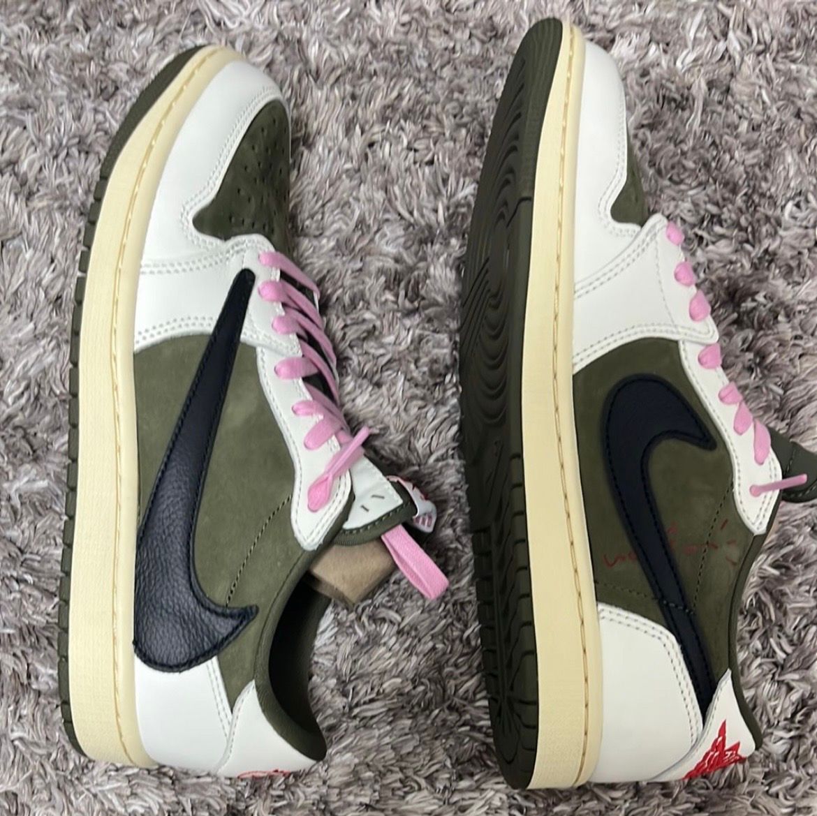 Travis Scott × Nike Air Jordan 1 Low OG SP "Reverse Olive"