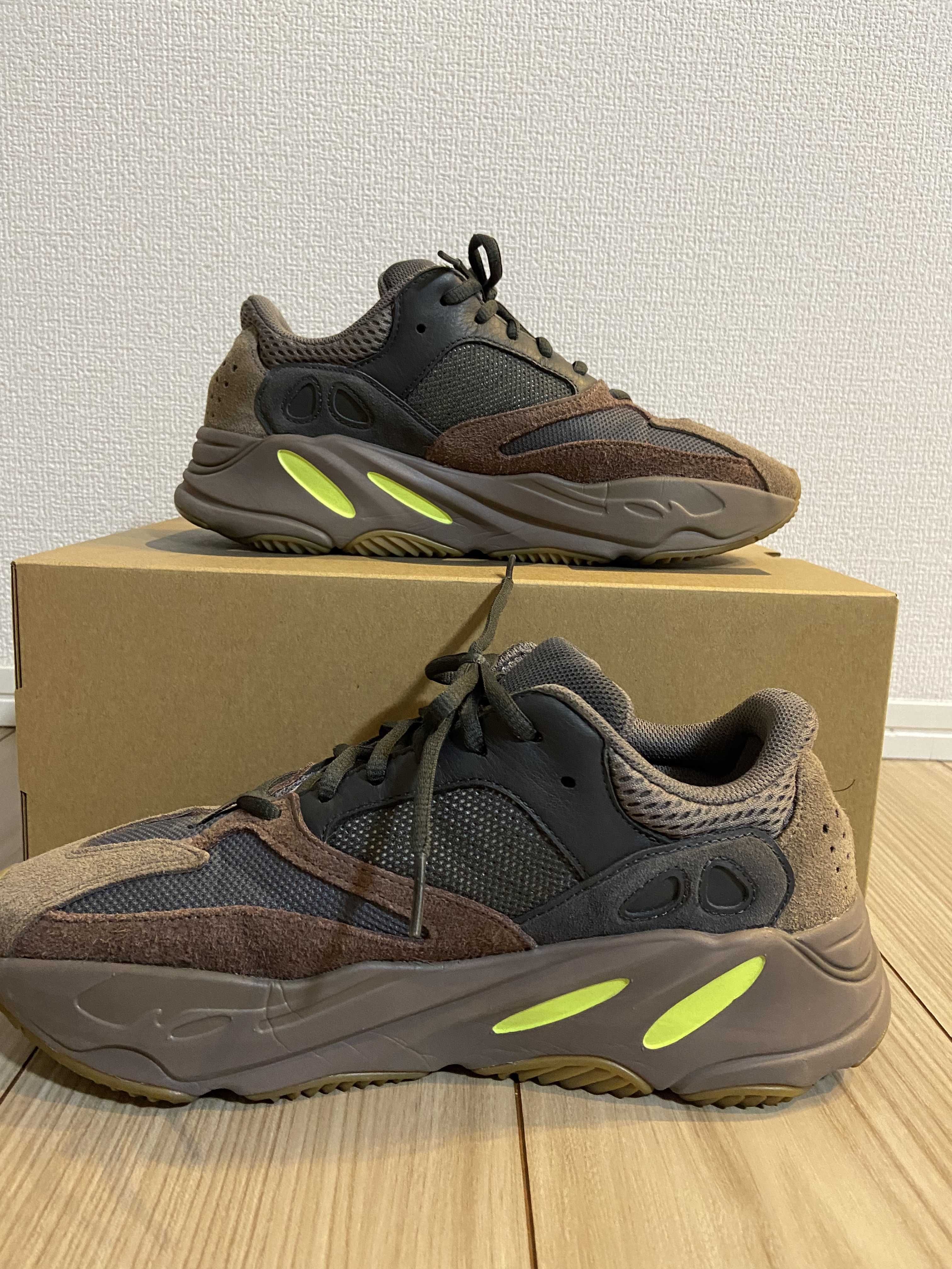 YEEZY BOOST 700 WAVE RUNNER DARK GREY
