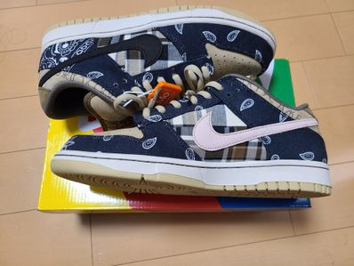 Travis Scott × Nike SB Dunk Low "Black/Parachute Beige"