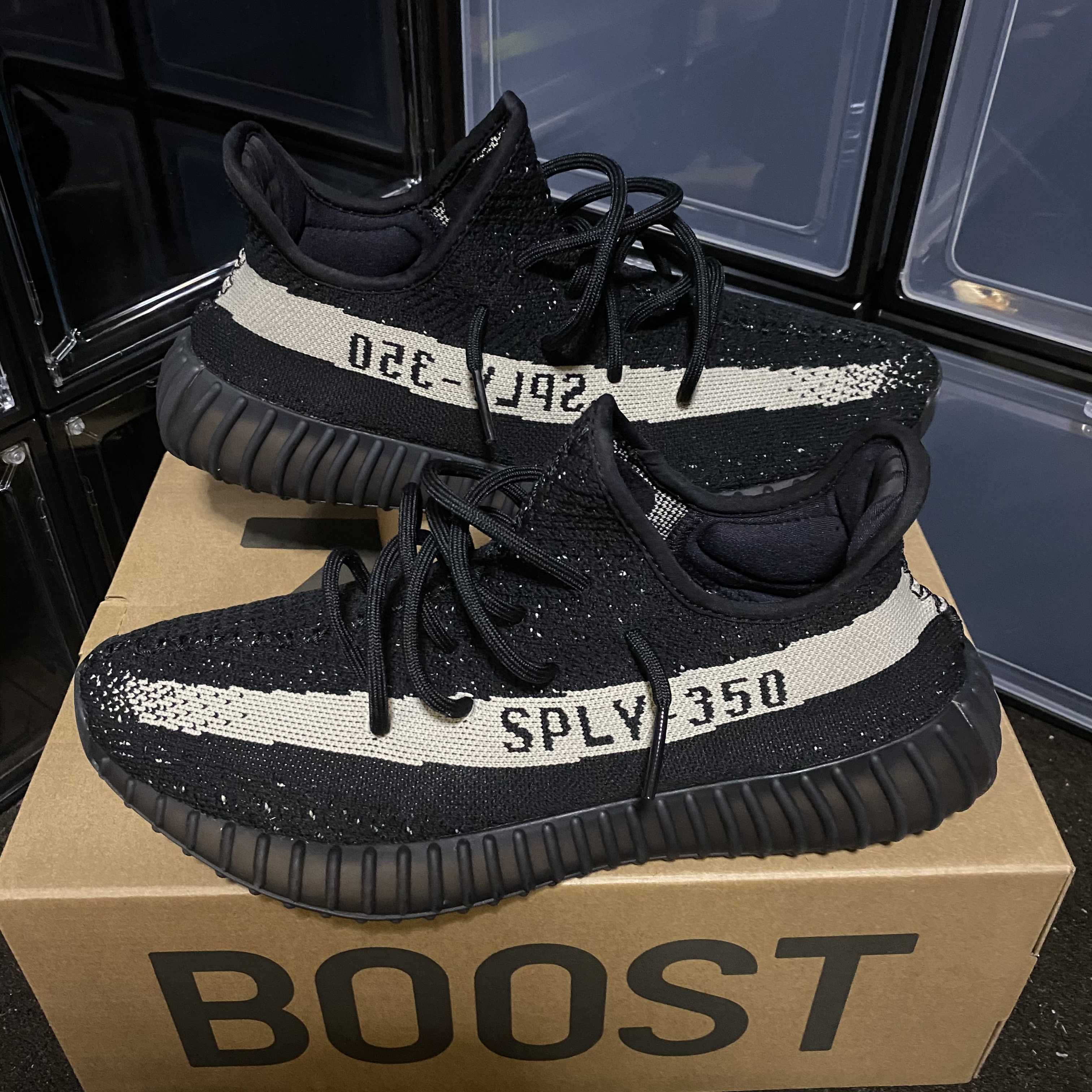 adidas YEEZY Boost 350 V2 "Oreo"