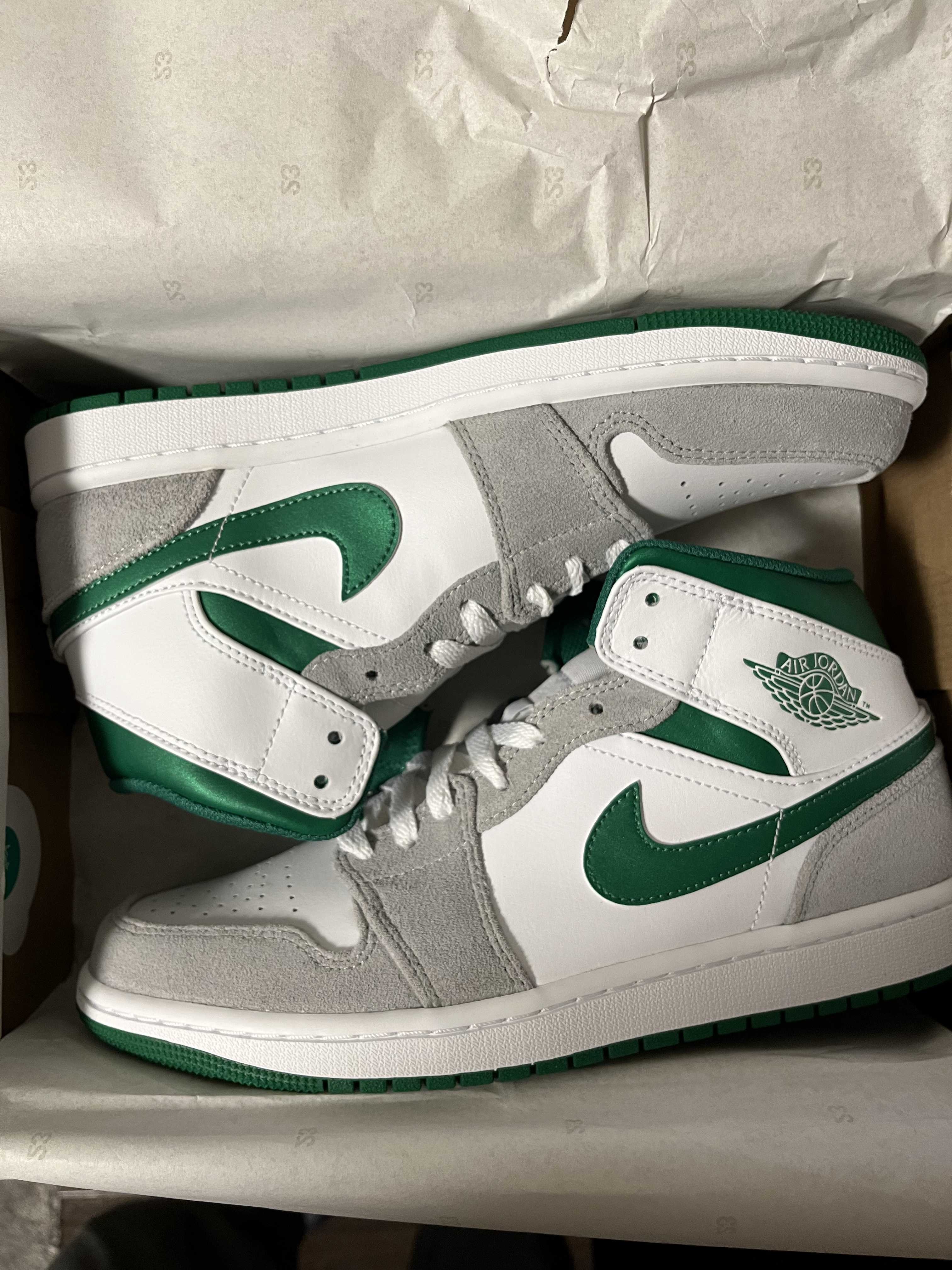 Nike Air Jordan 1 Mid "Green Grey White"