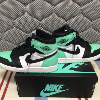 Nike Air Jordan 1 High OG "Green Glow"
