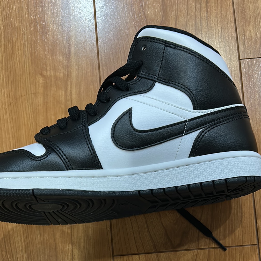 ナイキ ウィメンズ エアジョーダン1 ミッド 