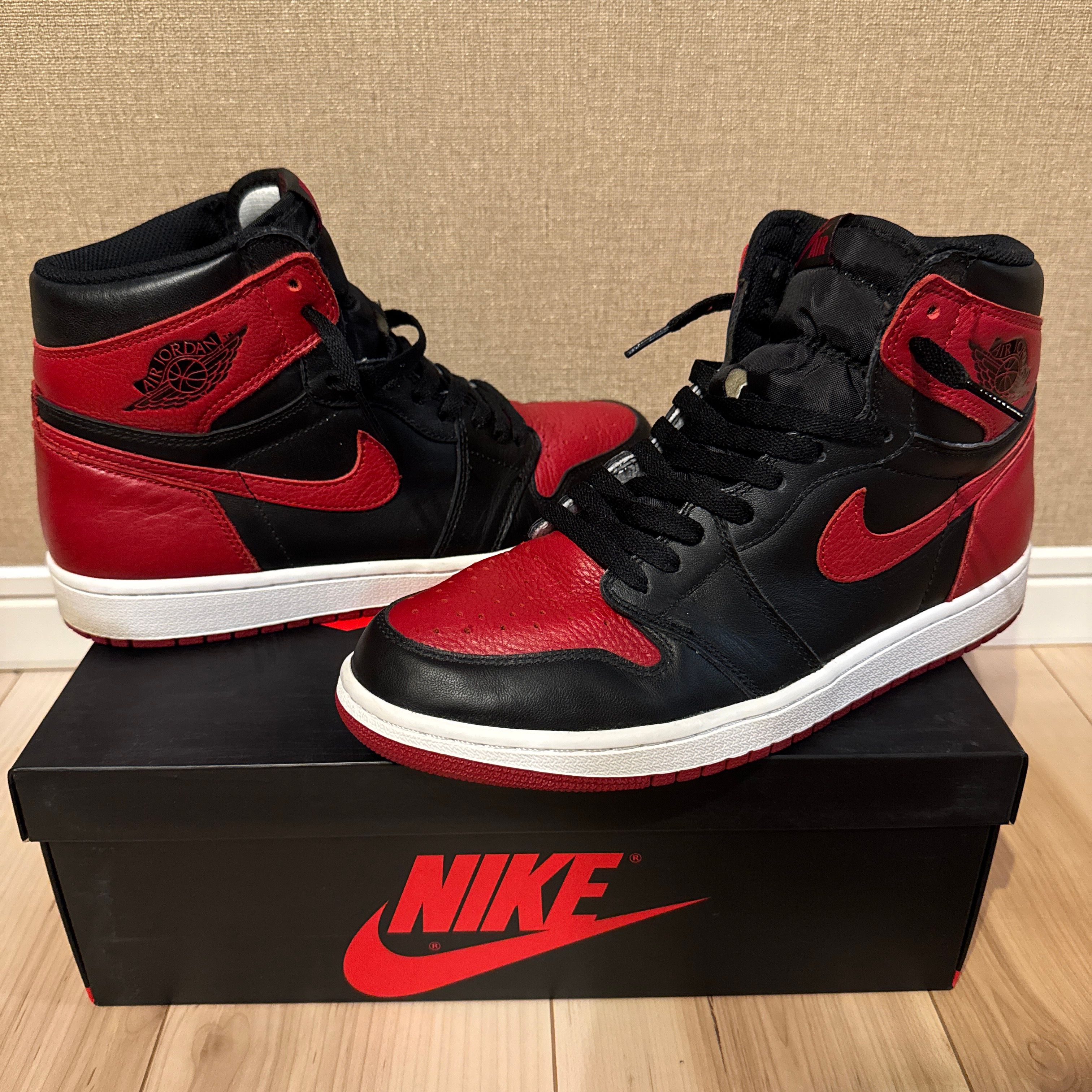 Nike Air Jordan 1 Retro High OG "Bred/Banned" (2016)