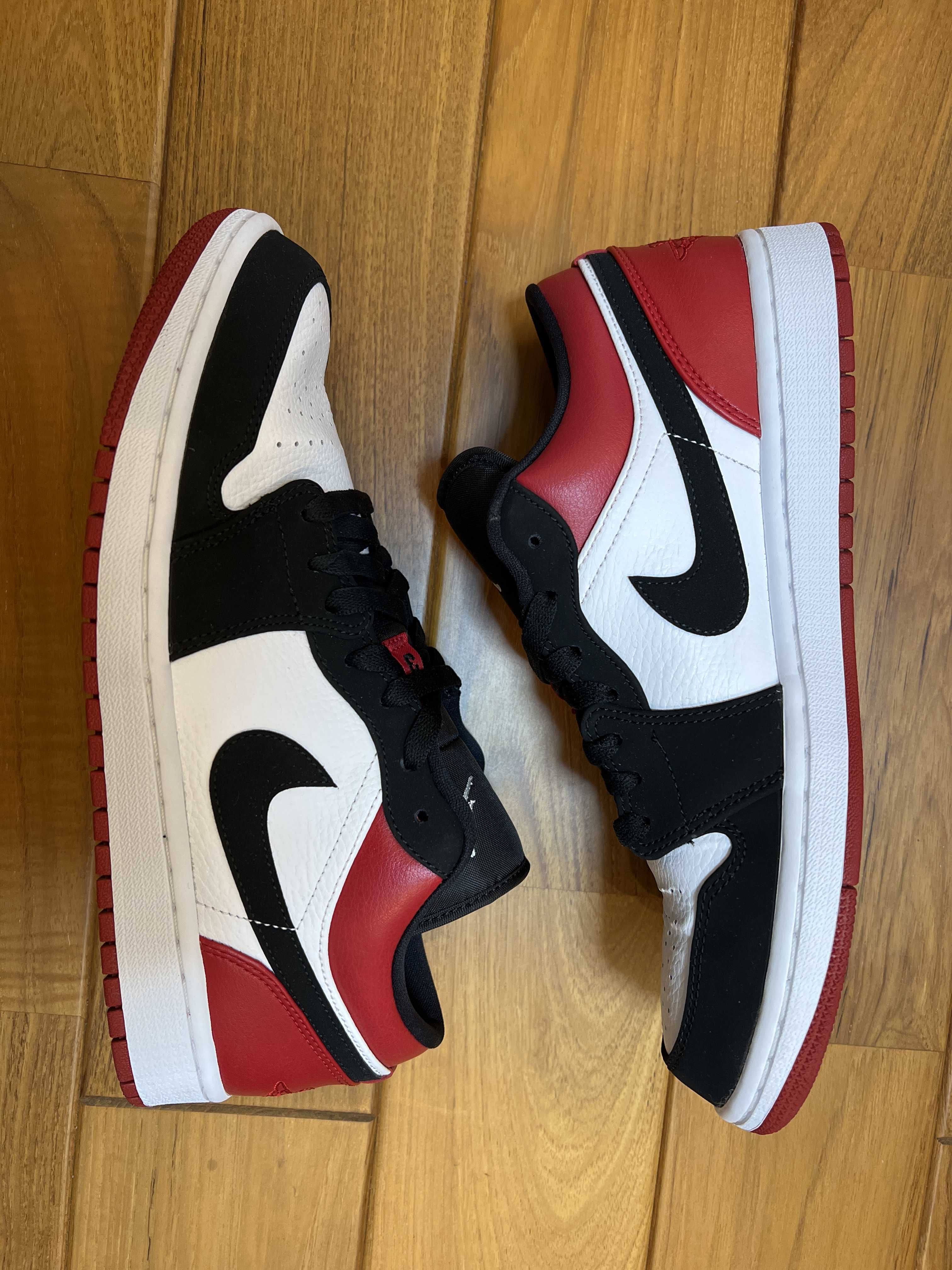 Nike Air Jordan 1 Low "Black Toe"