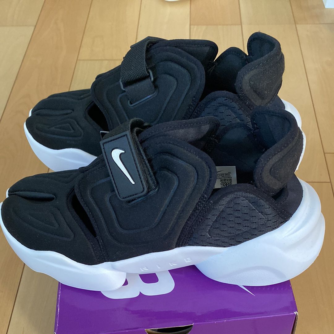 NIKE Women's AQUA RIFT "BLACK/WHITE"