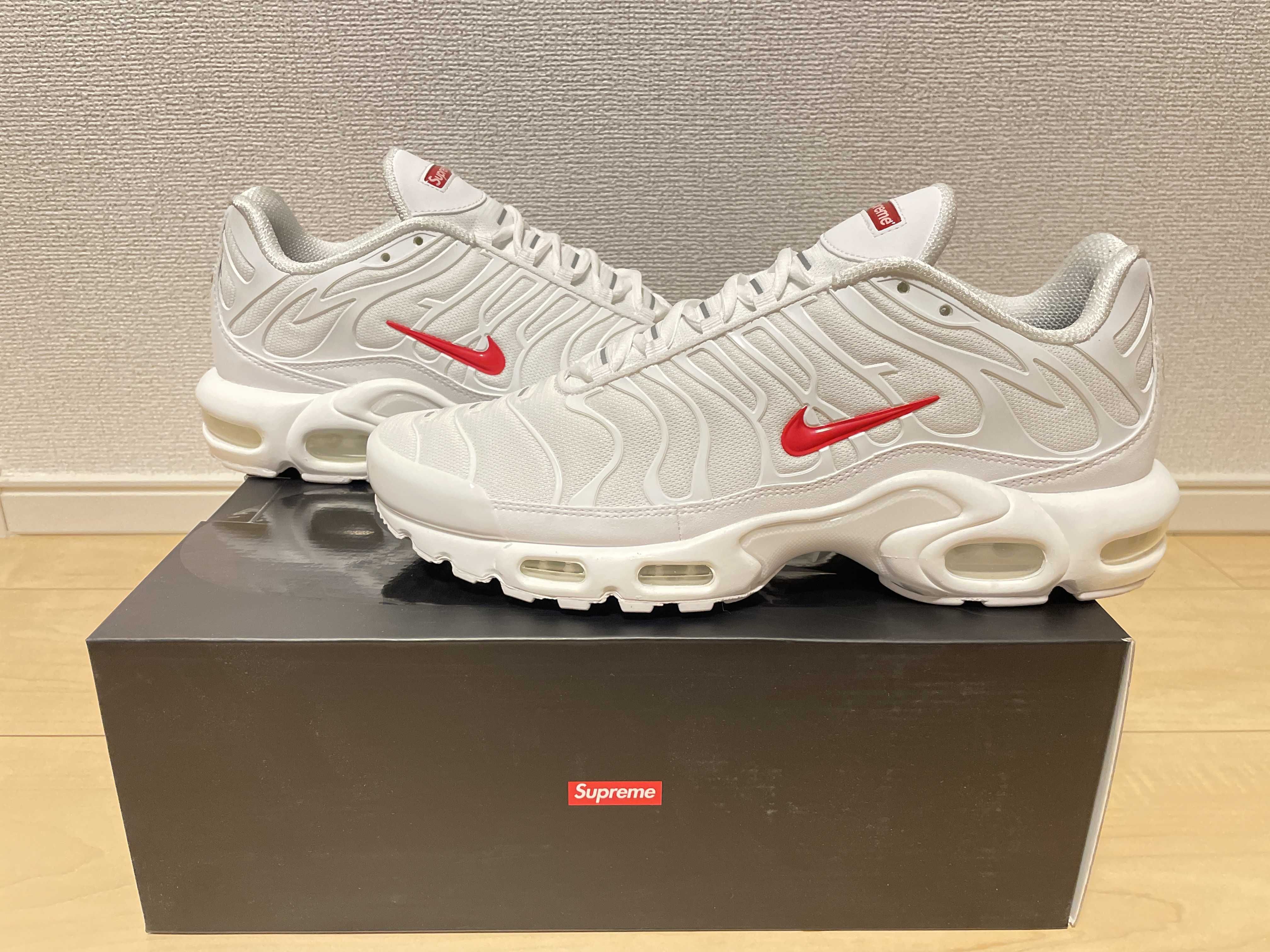 Supreme x Nike Air Max Plus TN "White/Speed Red"