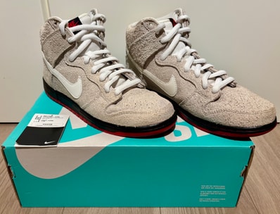 Nike SB Dunk High "Black Sheep"