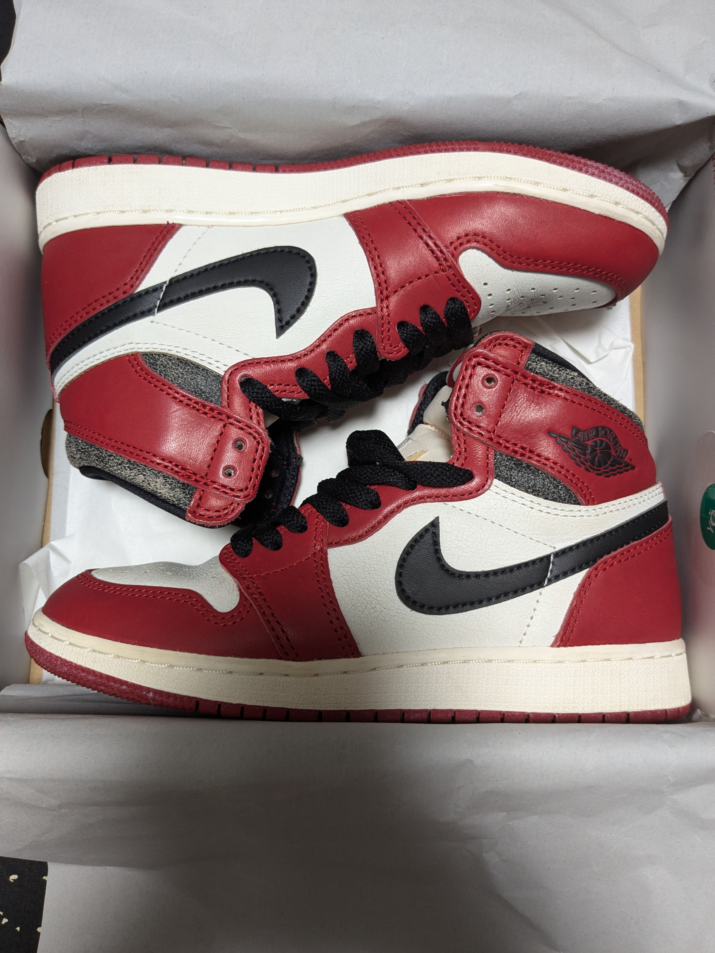 Nike GS Air Jordan 1 High OG "Lost & Found/Chicago"