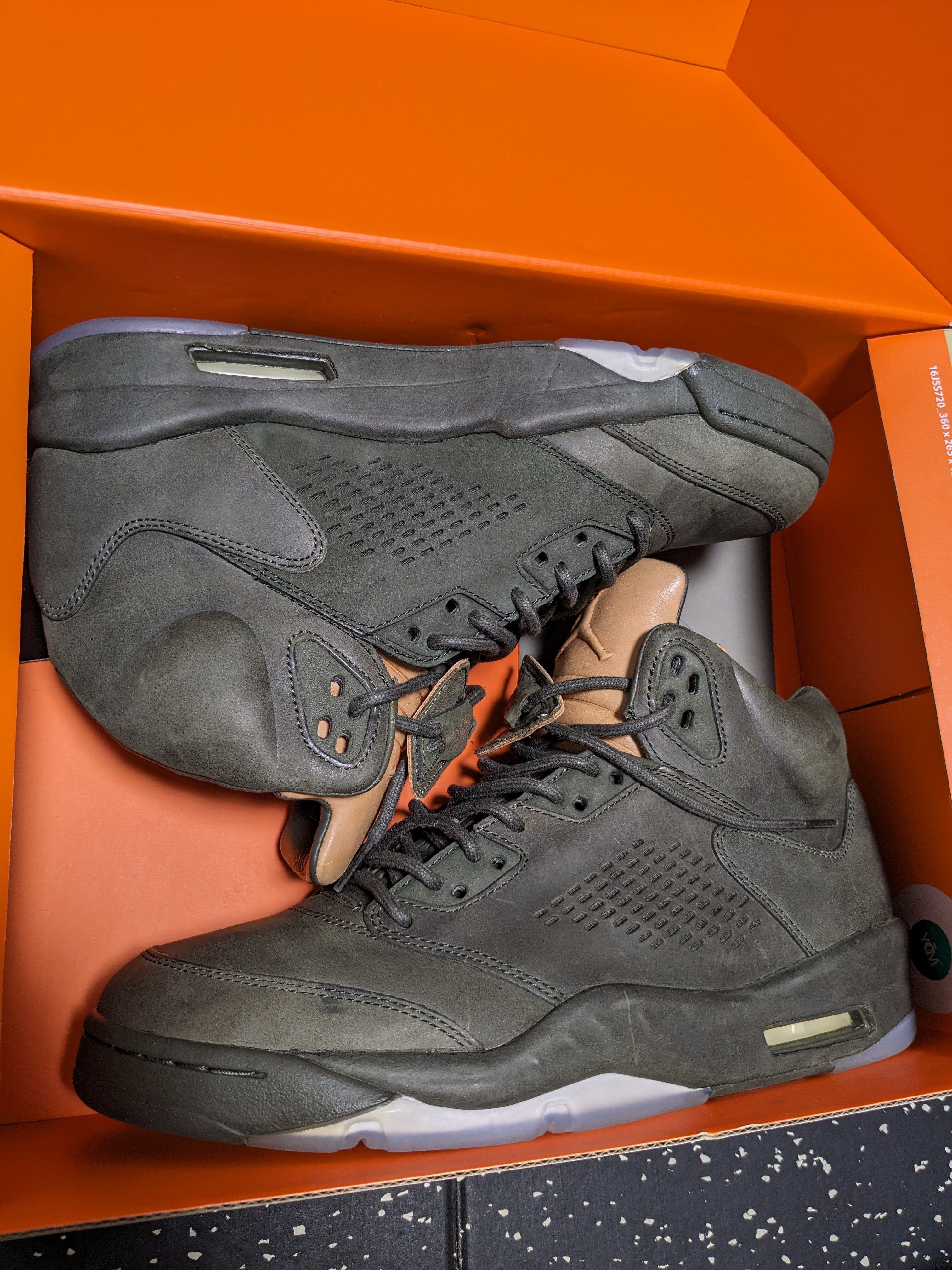 NIKE AIR JORDAN 5 RETRO "TAKE FLIGHT"