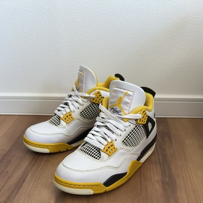 Nike Women's Air Jordan 4 Retro "Vivid Sulfur"