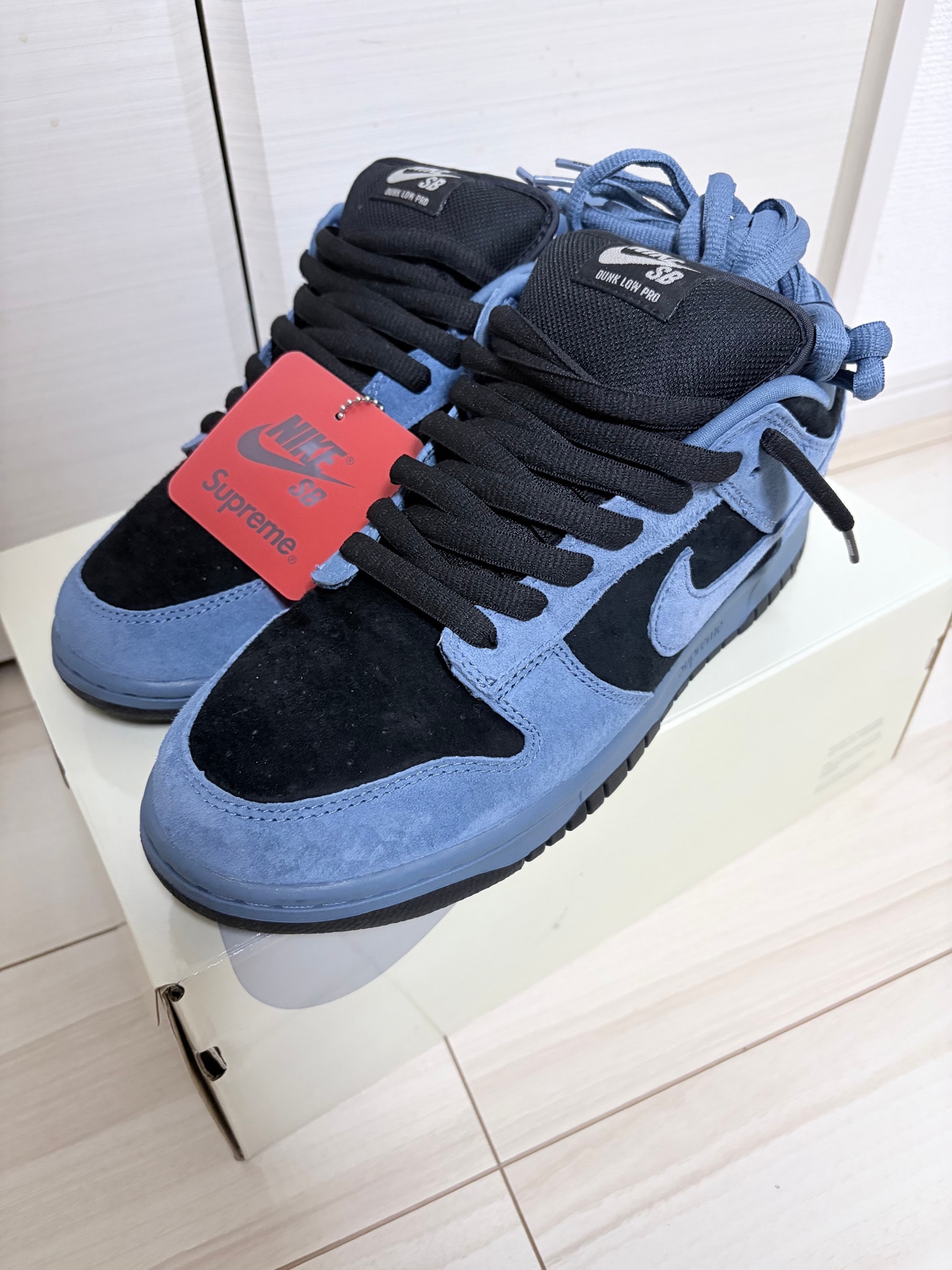 Supreme × Nike SB Dunk Low "Ocean Fog" (North America Exclusive) (25FW Week2)