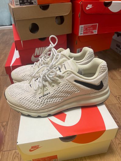 Stussy × Nike Air Max 2013 "Fossil"