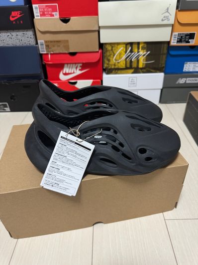 adidas YEEZY Foam Runner "Onyx"