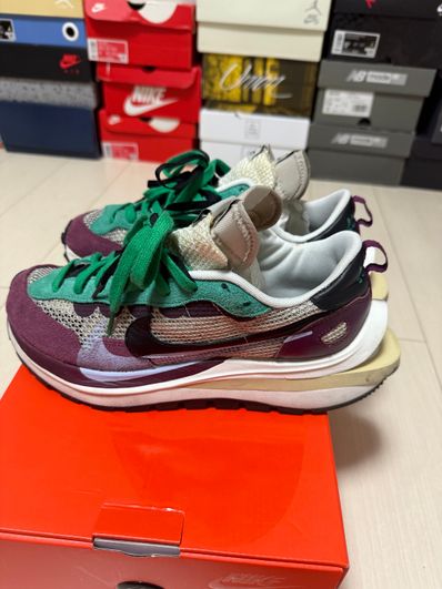 sacai × Nike Vapor Waffle "String/Red/Green"